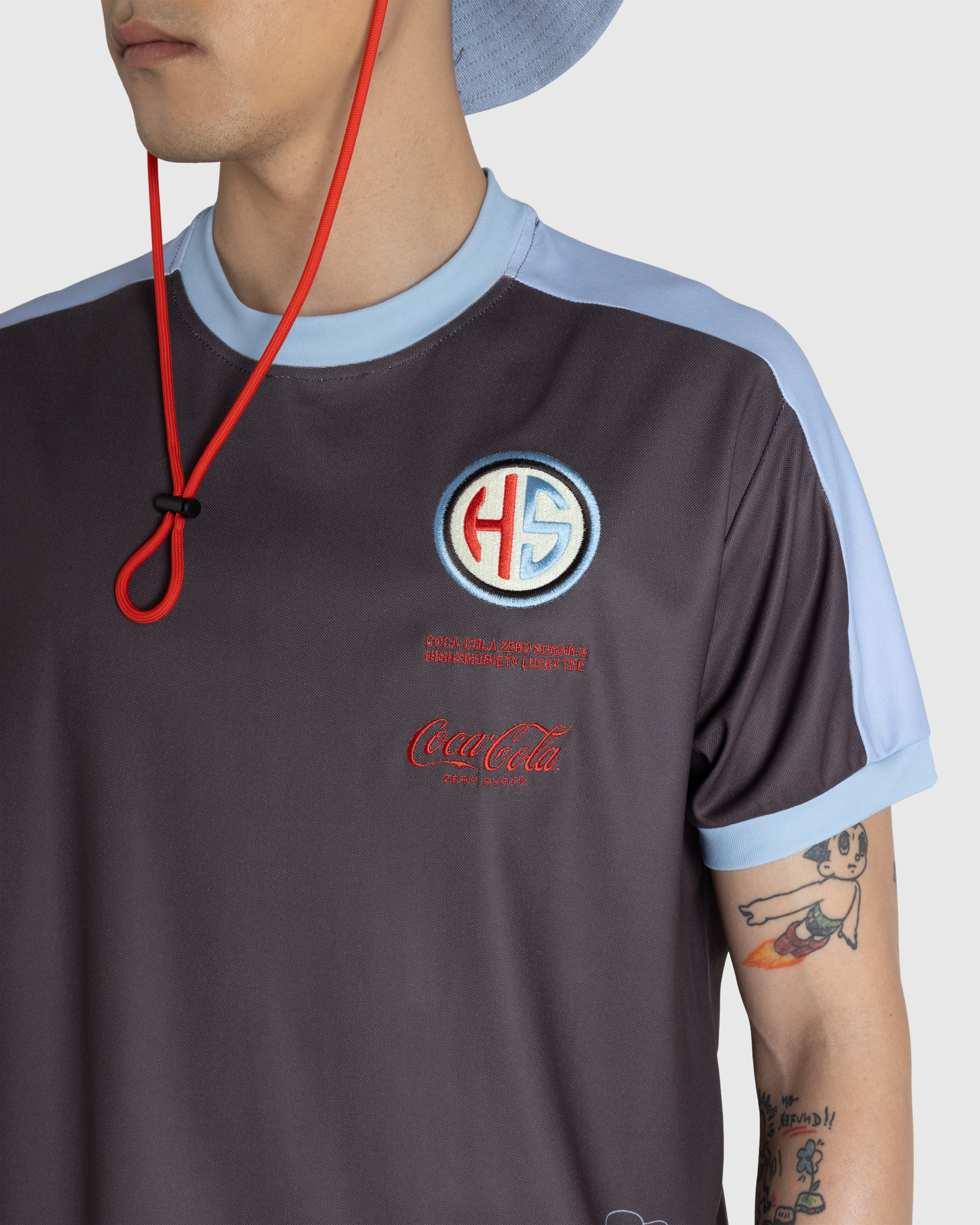 Highsnobiety x Coca-Cola Zero Sugar – Football Tee Brown/Blue - T-Shirts - Brown - Image 8