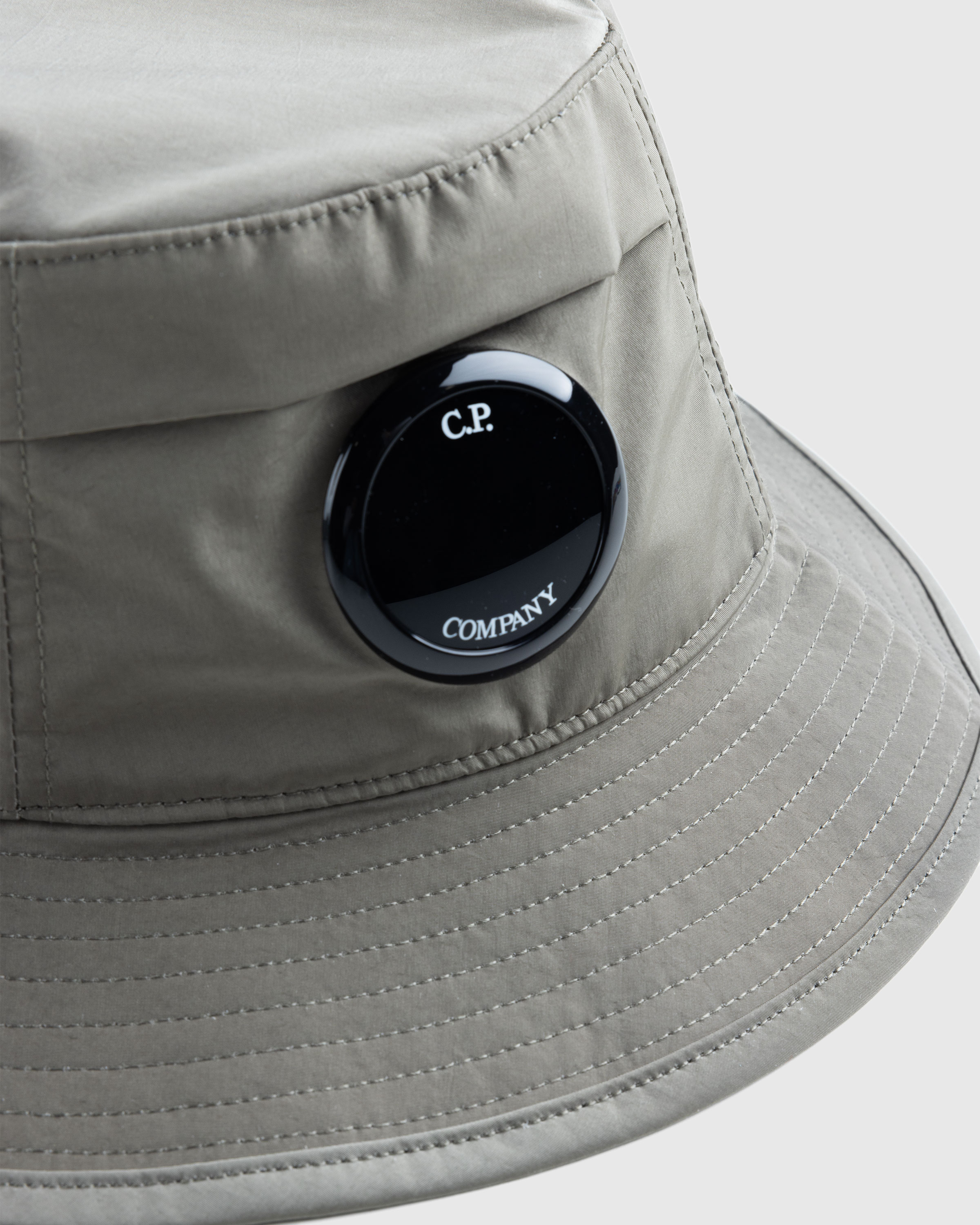 C.P. Company – Chrome-R Bucket Hat Walnut - Bucket Hats - Brown - Image 4