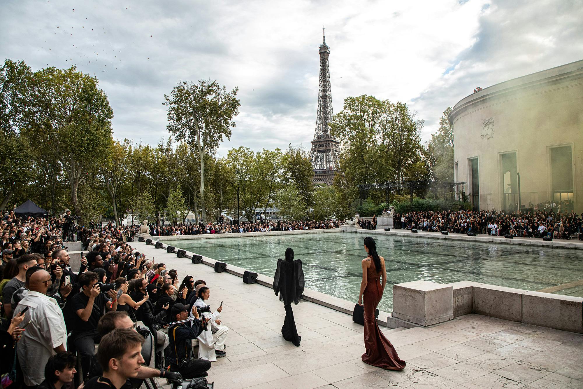 A model walks the runway during the Rick Owens Ready to Wear Spring/Summer 2024 fashion show as part of the Paris Fashion Week on September 28, 2023 in Paris, France.