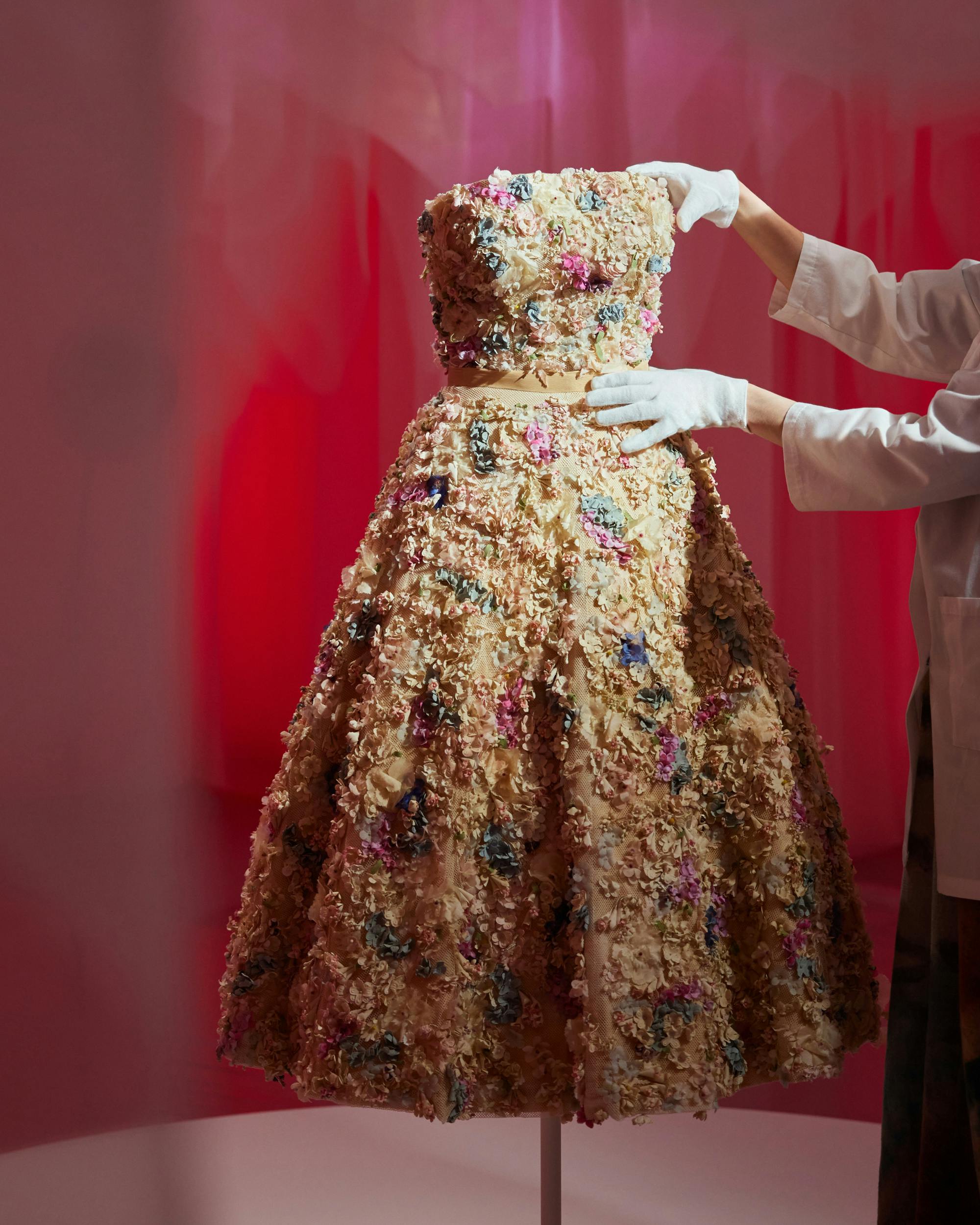 Miss Dior, Stories of a Miss Perfume Exhibit