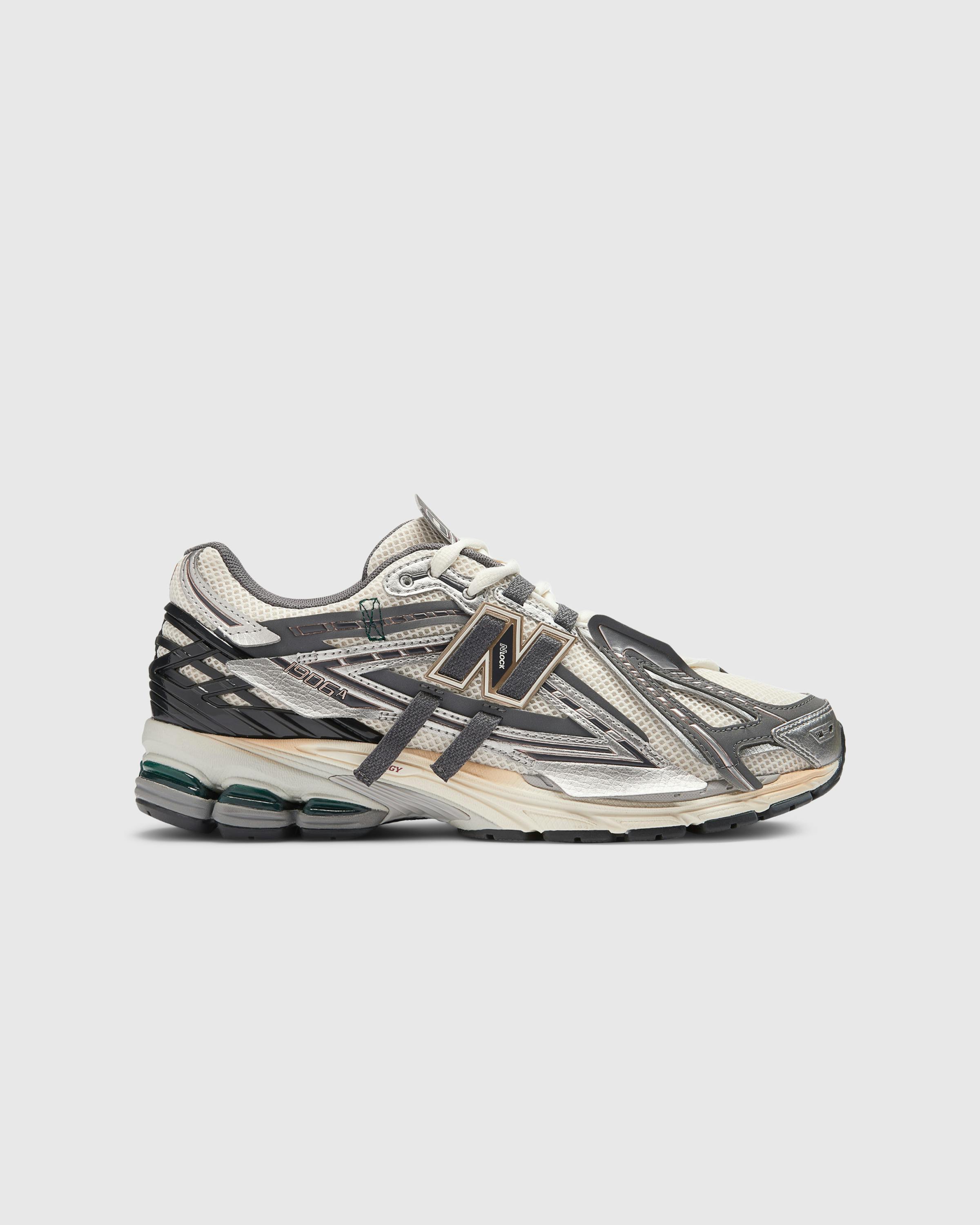 New Balance – 1906A Silver Metallic - Low Top Sneakers - Silver - Image 1