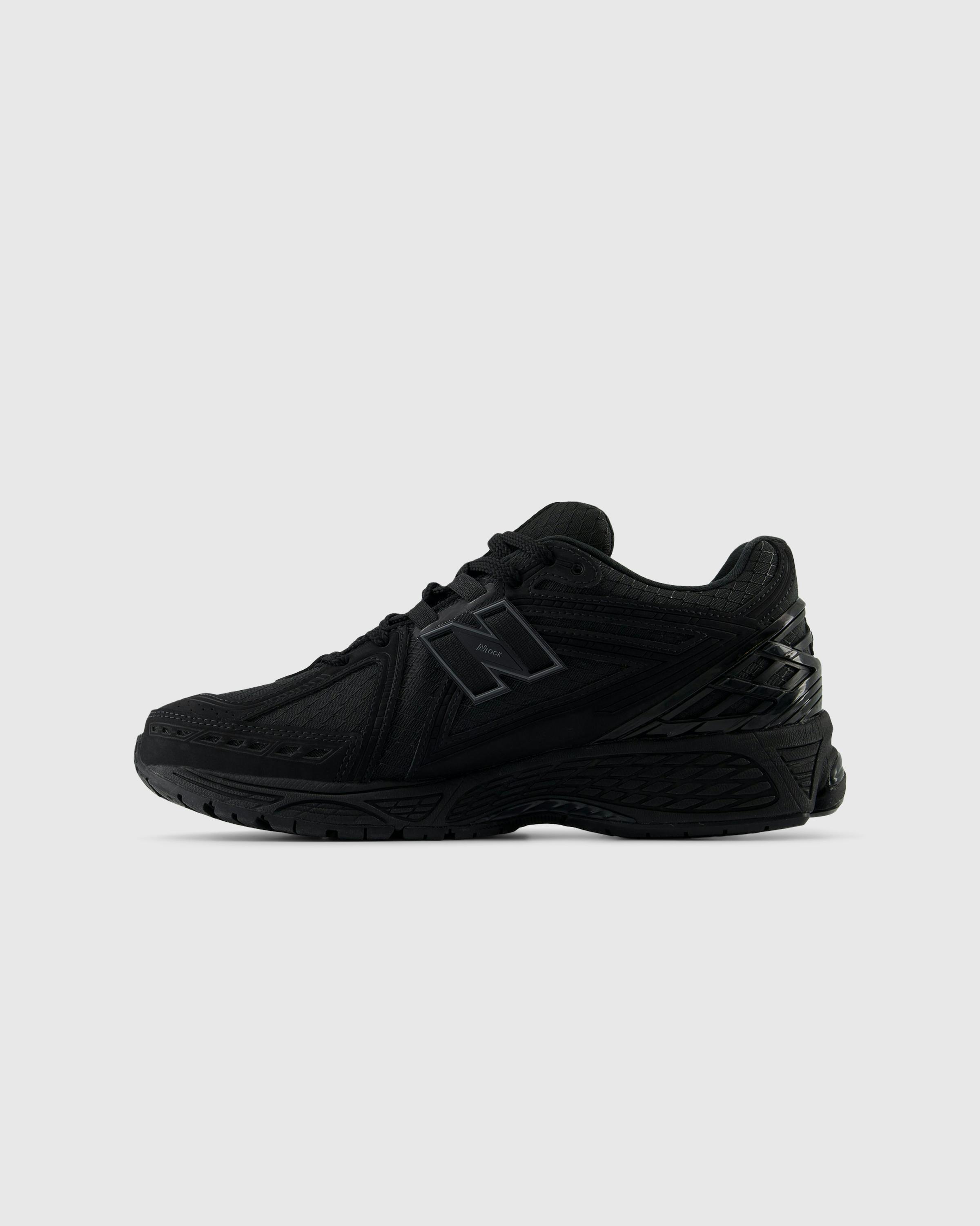 New Balance – 1906R Black - Low Top Sneakers - Black - Image 2