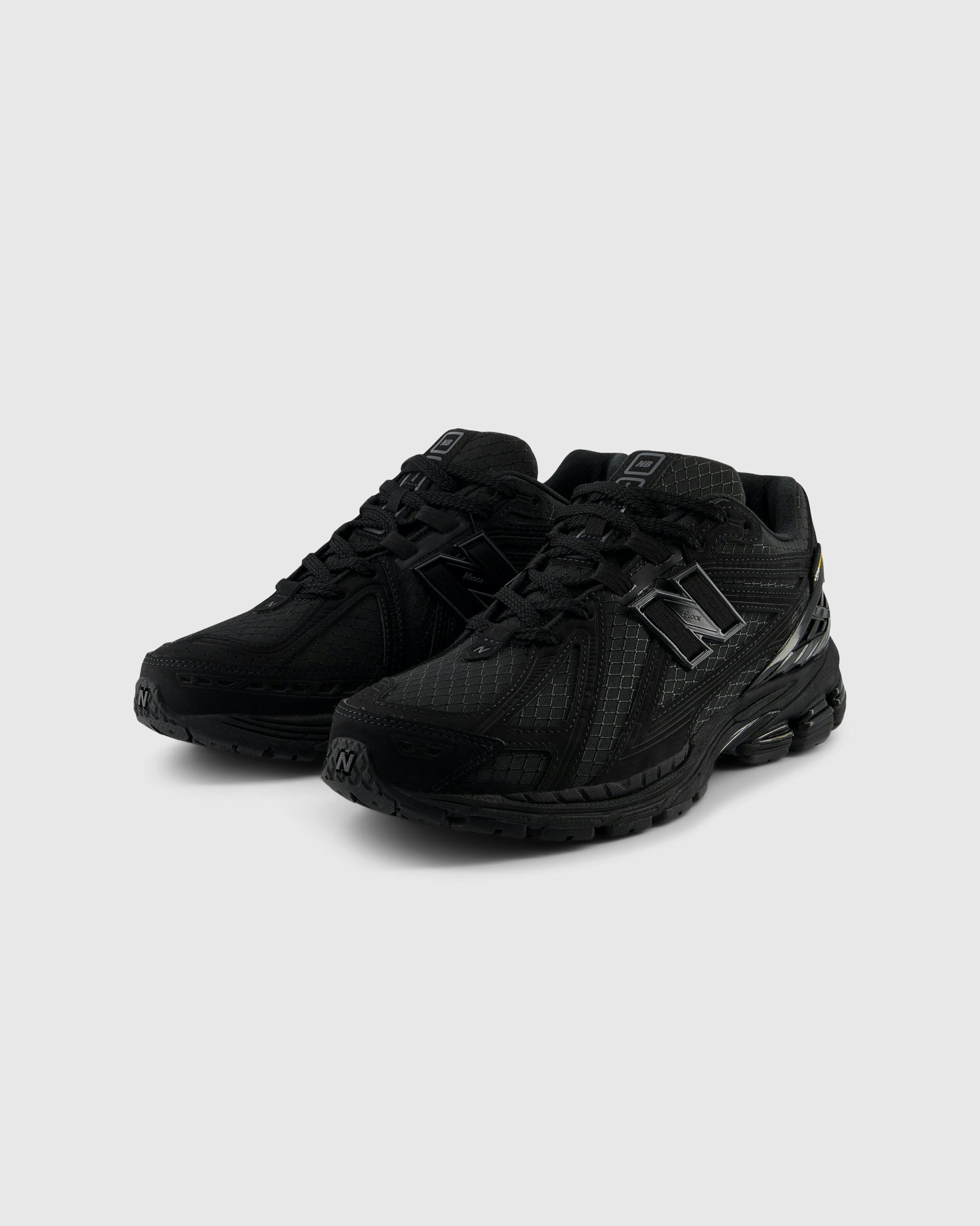 New Balance – 1906R Black - Low Top Sneakers - Black - Image 3