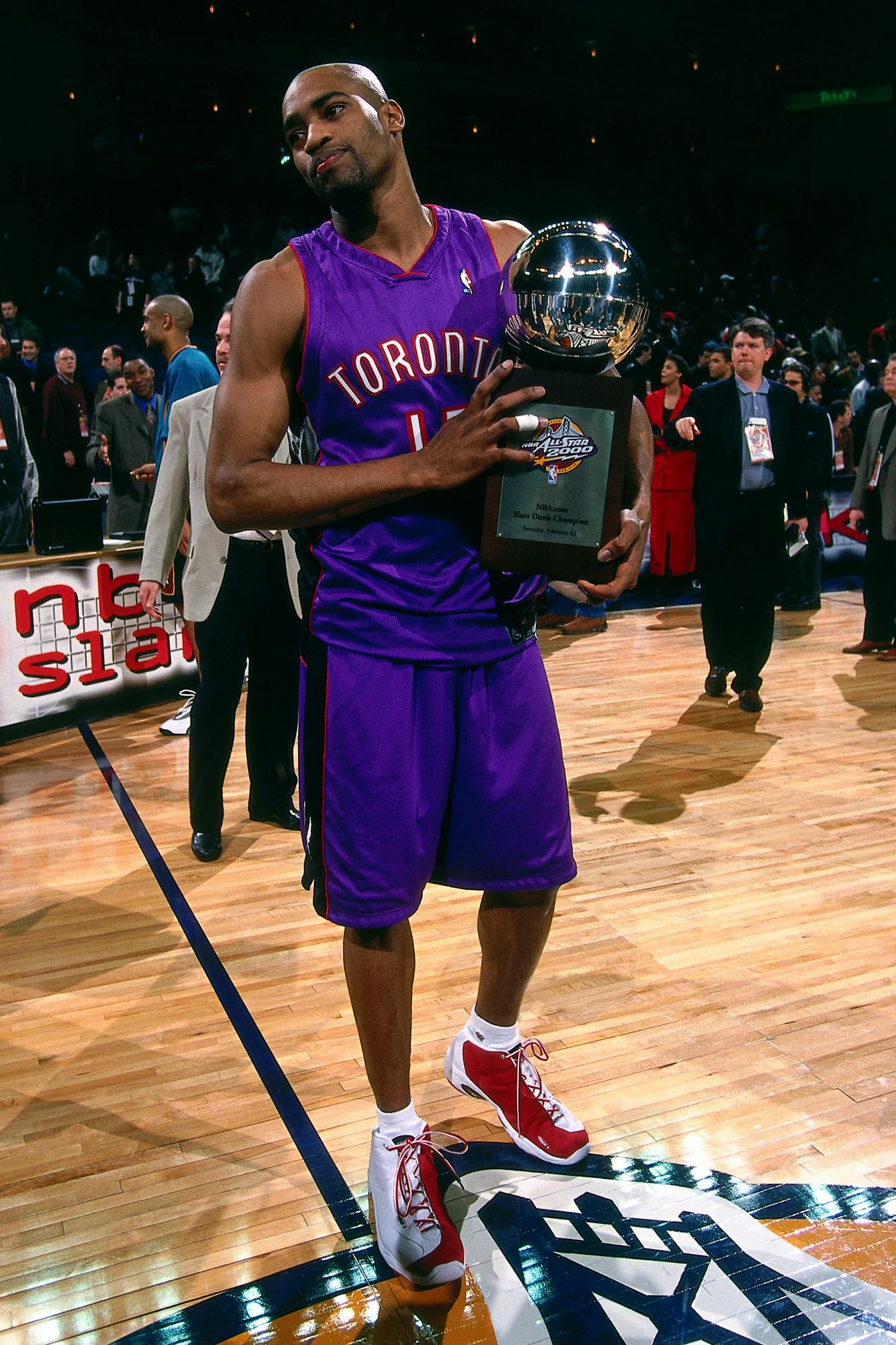 Vince Carter Slam Dunk 2000 Contest and AND1 Shoes