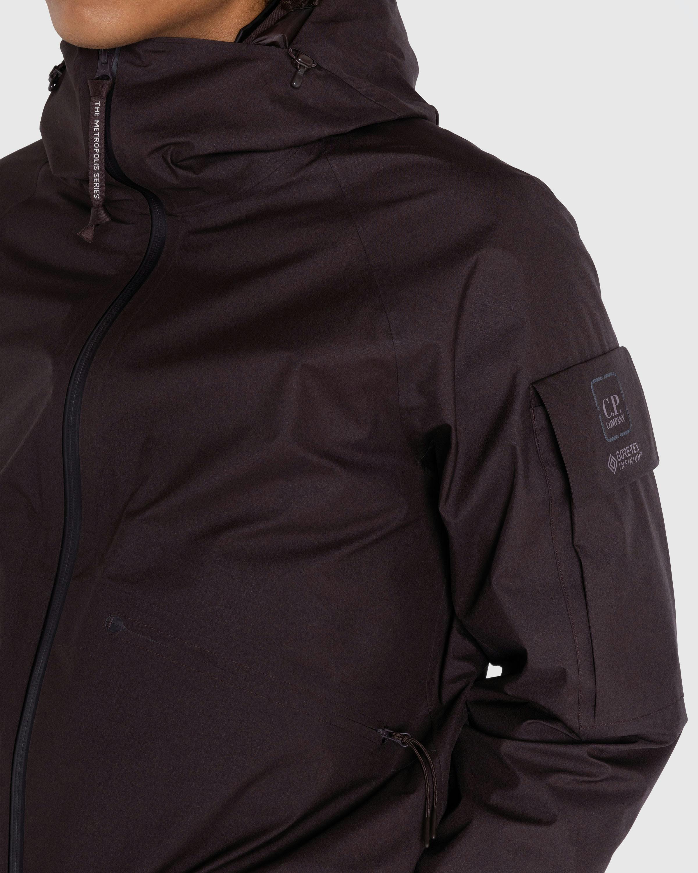 C.P. Company – Metropolis Series GORE-TEX 3L INFINIUM Anorak Rum Raisin - Windbreakers - Brown - Image 5