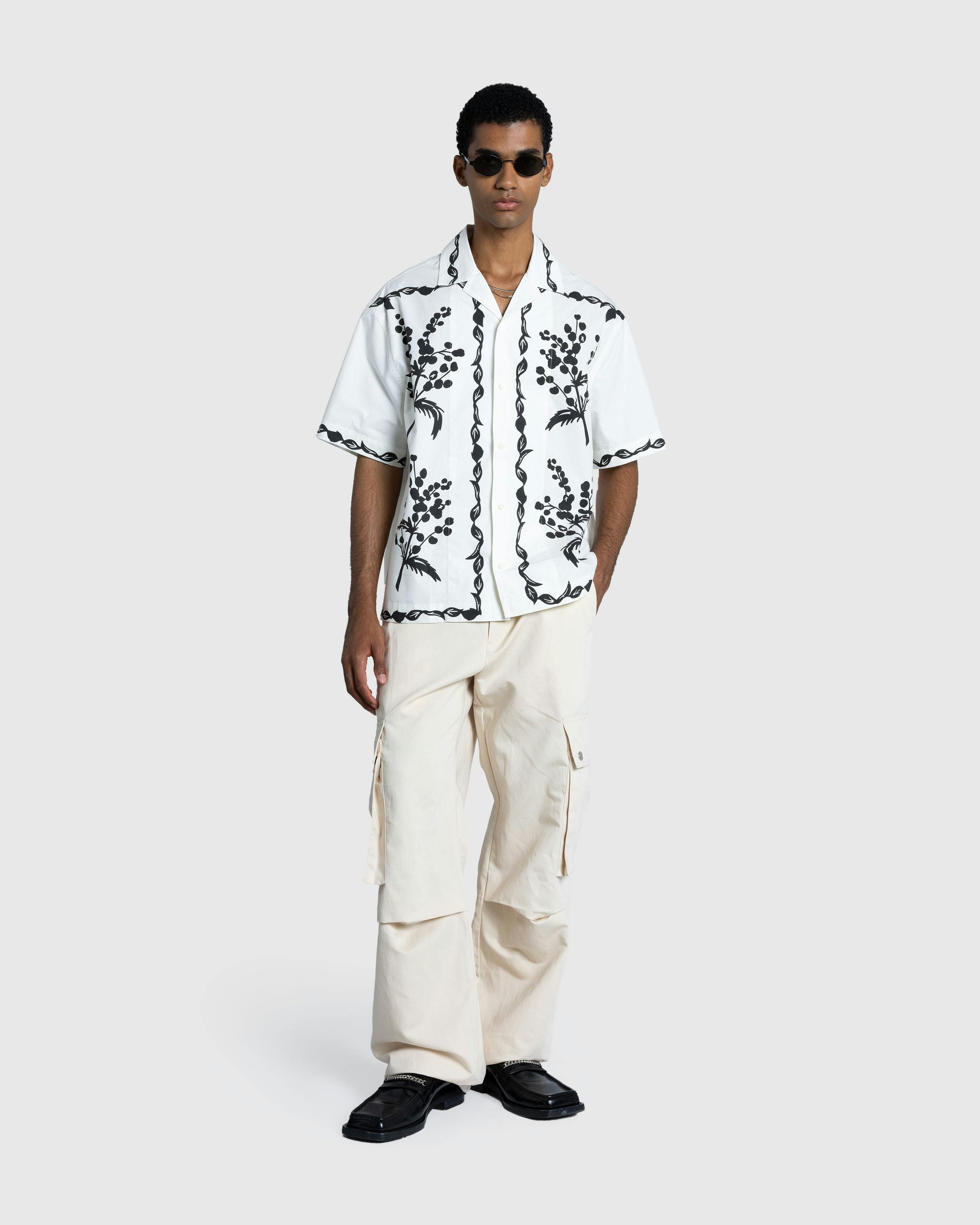 JACQUEMUS – La Chemise Jean Print Mimosa Frise Black - Longsleeve Shirts - Black - Image 3