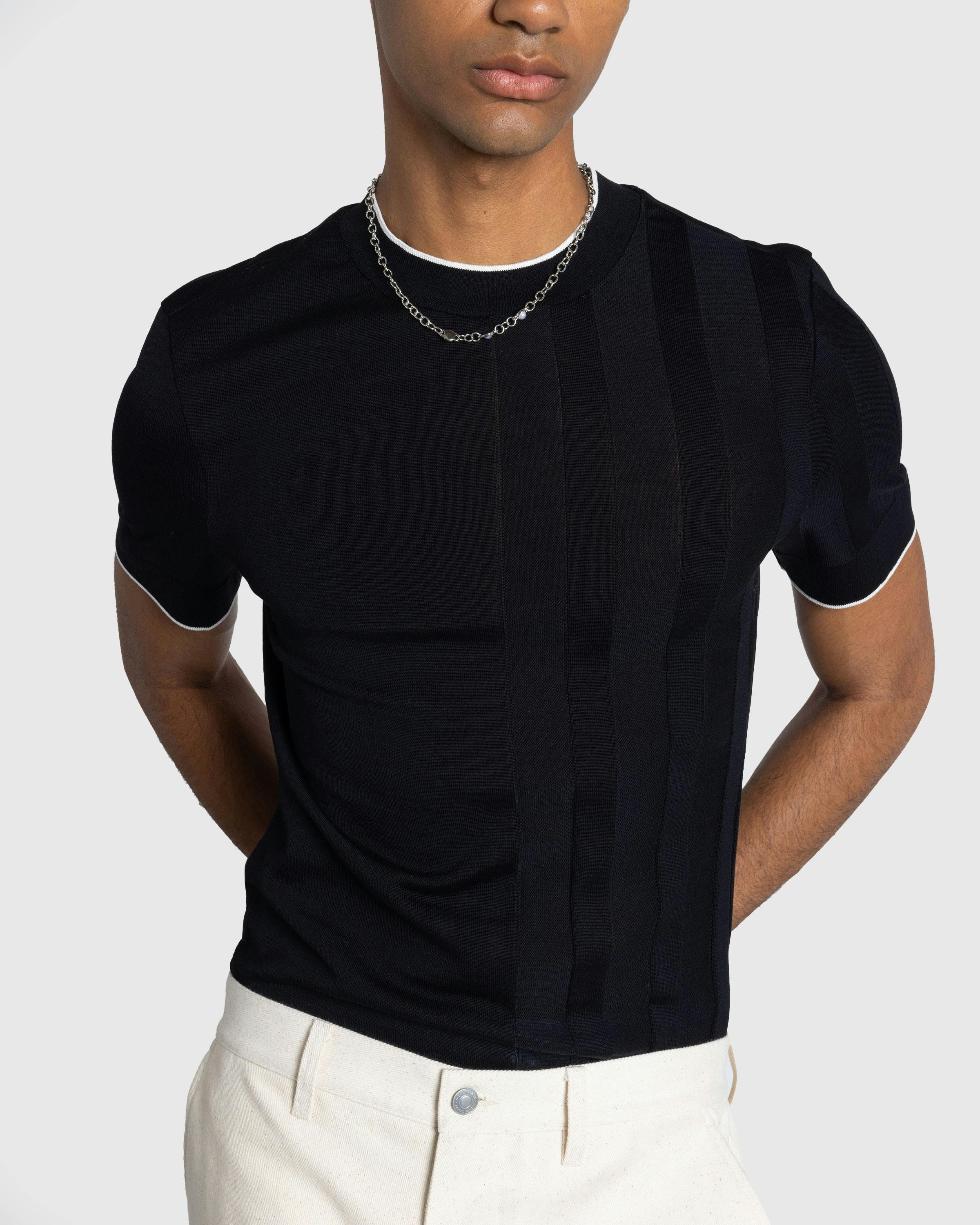 JACQUEMUS – Le T-Shirt Tricot Black - T-Shirts - Black - Image 5