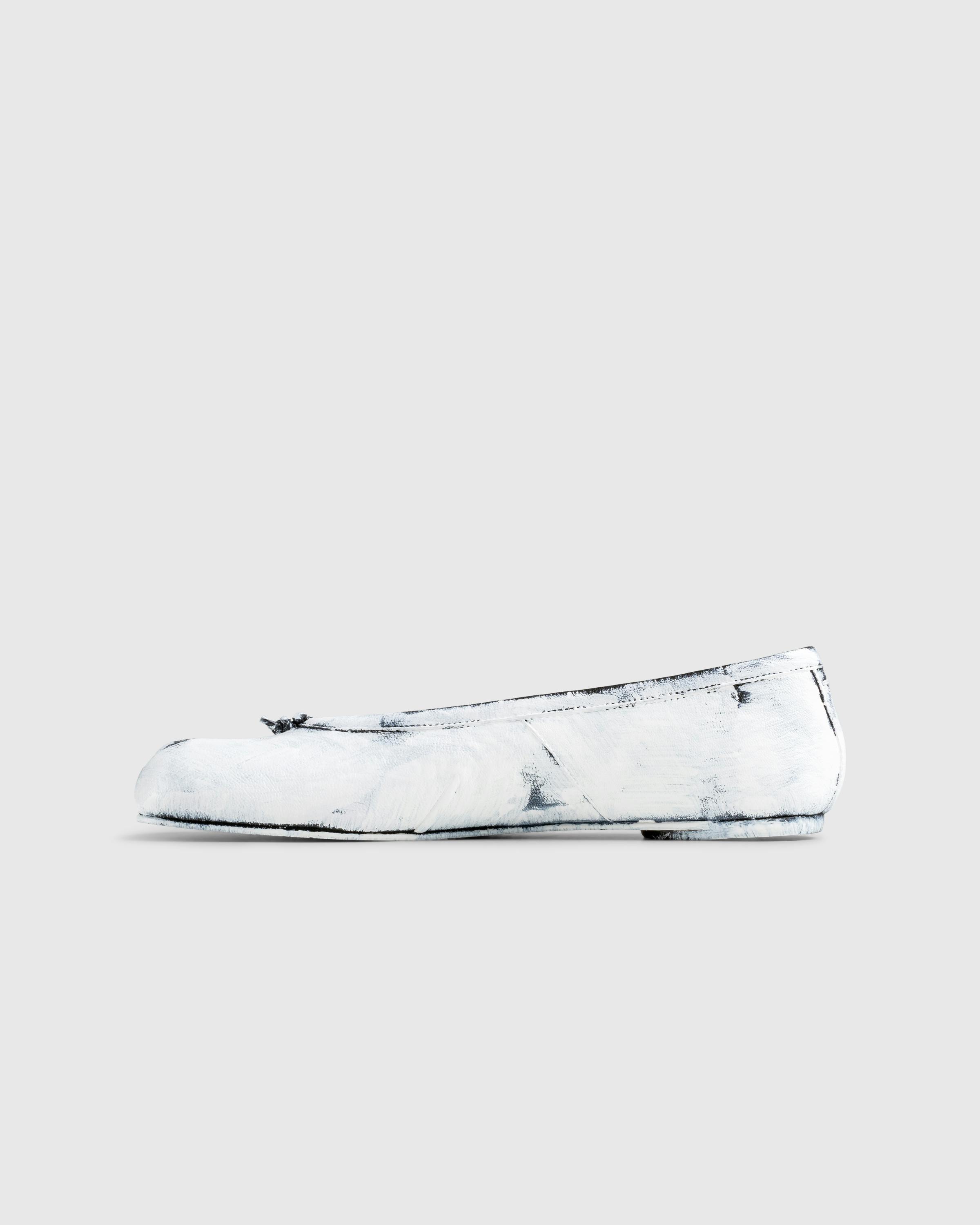 Maison Margiela – Tabi Ballerina Bianchetto  - Slip-Ons - White - Image 2