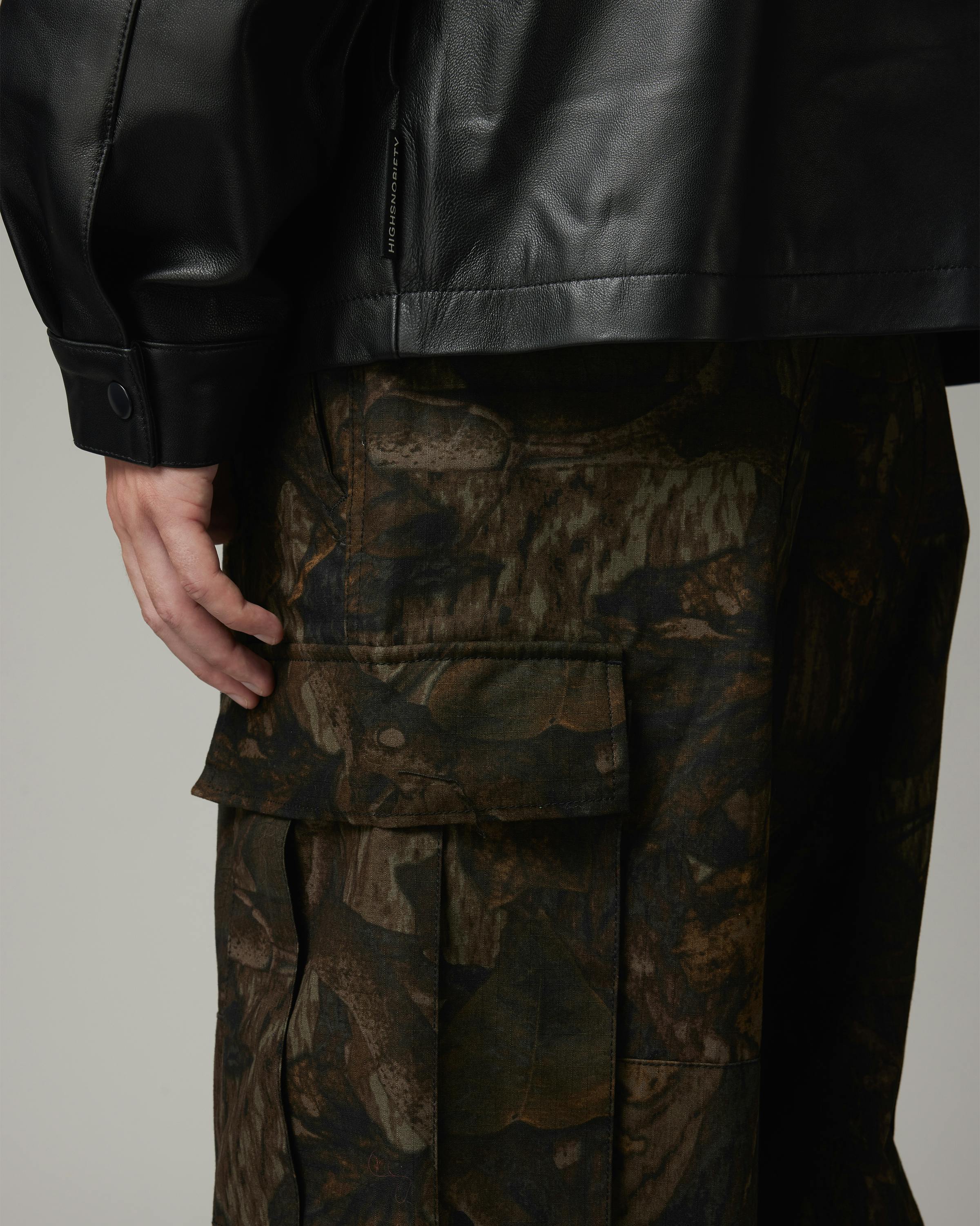 Highsnobiety HS05 – Cotton Cargo Pants Camo - Cargo Pants - Camo - Image 8