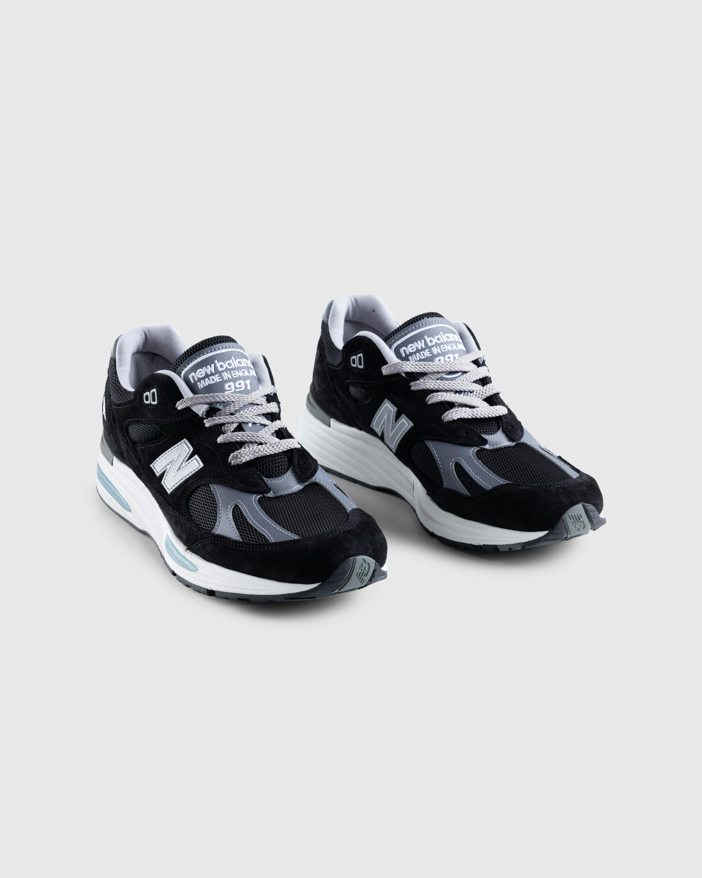 New Balance – Made in UK 991v2 Black - Low Top Sneakers - Black - Image 3