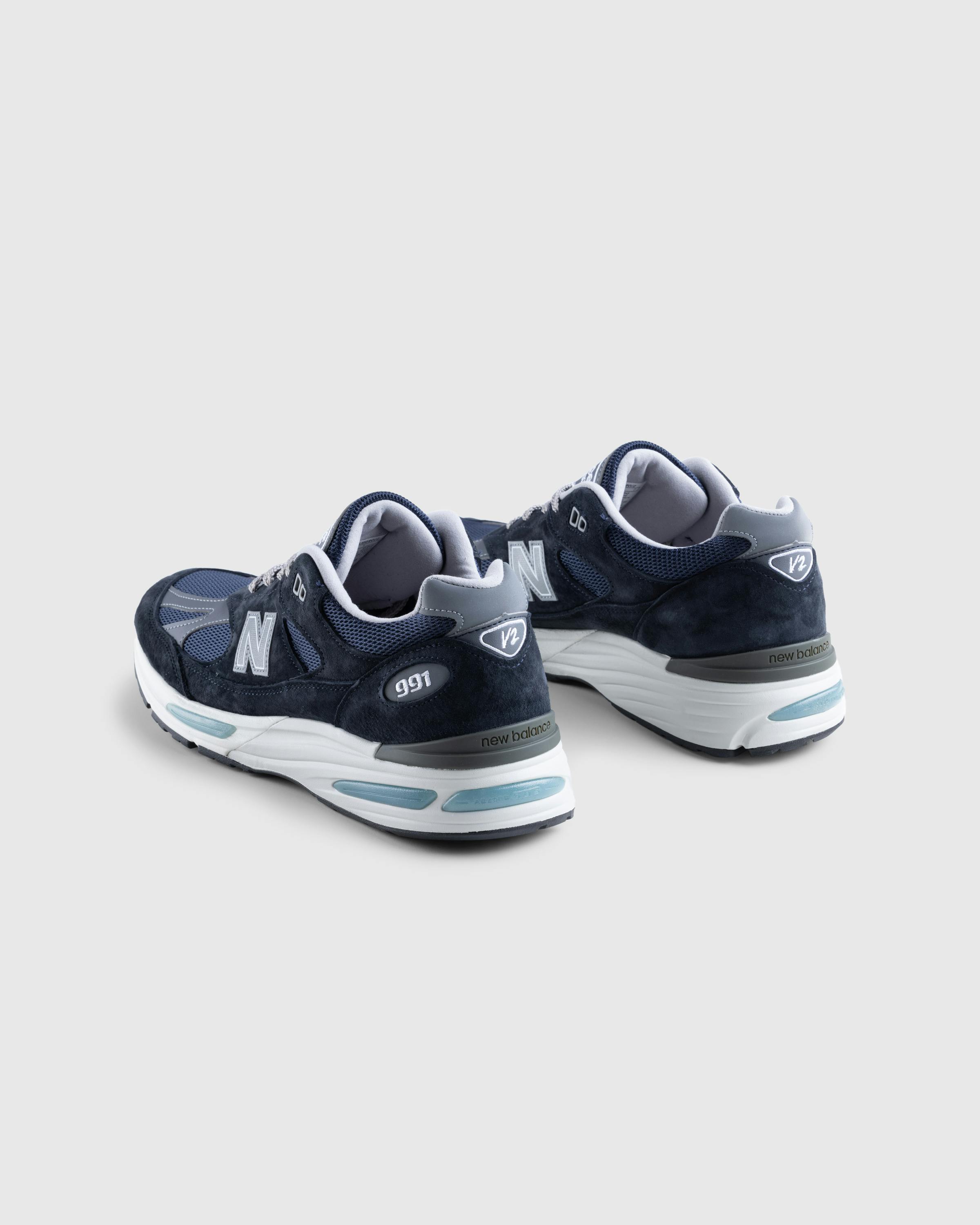 New Balance – Made in UK 991v2 Dark Navy - Low Top Sneakers - Blue - Image 4