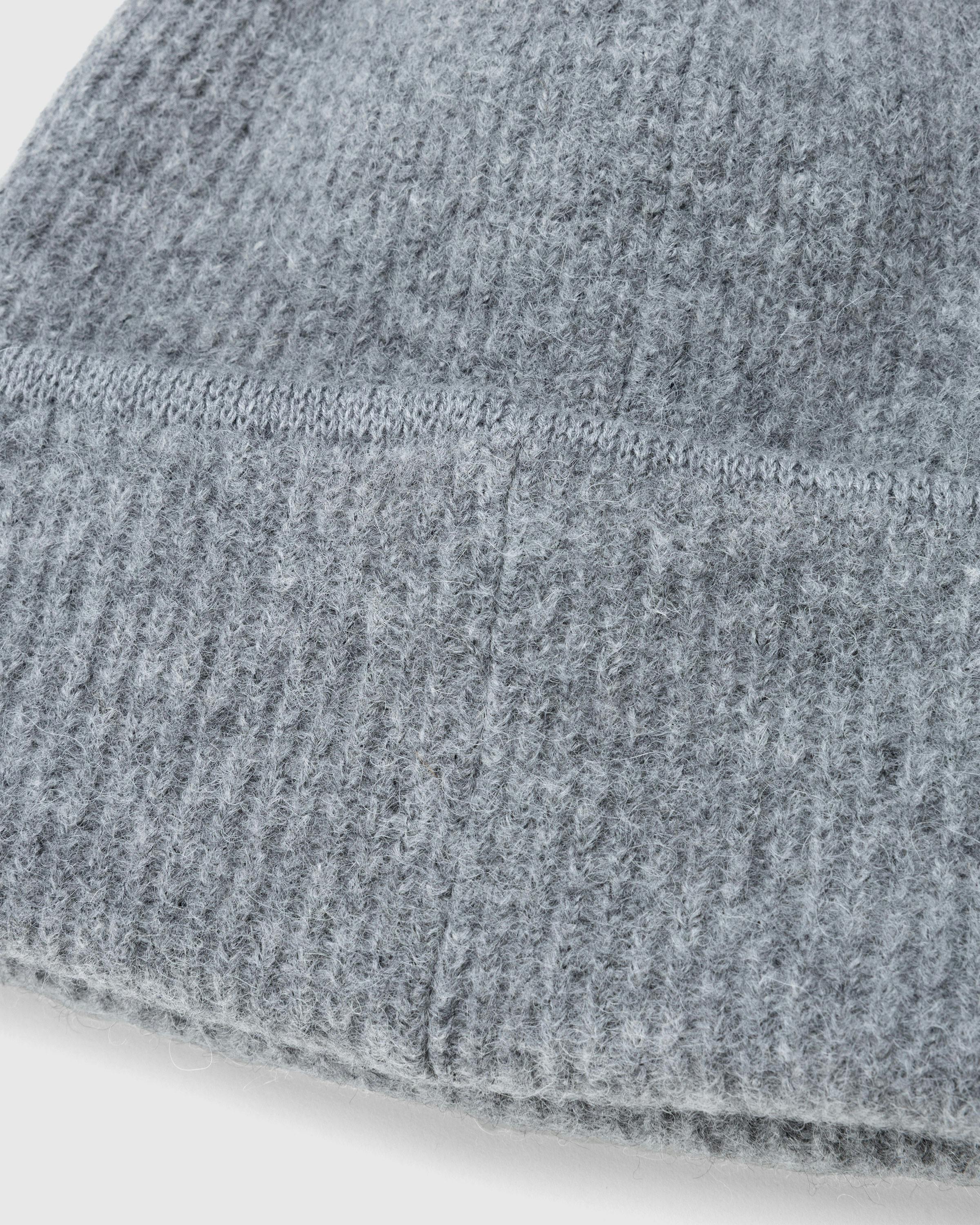 JACQUEMUS – Le Bonnet Grosgrain Dark Grey - Beanies - Grey - Image 5