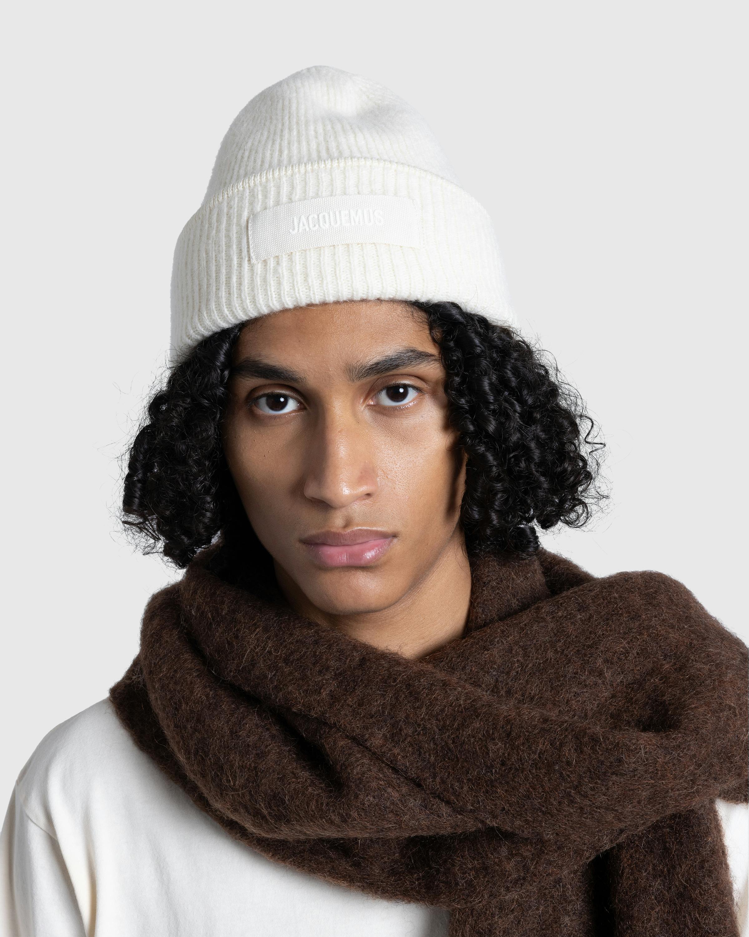 JACQUEMUS – Le Bonnet Grosgrain Off-White - Beanies - White - Image 2