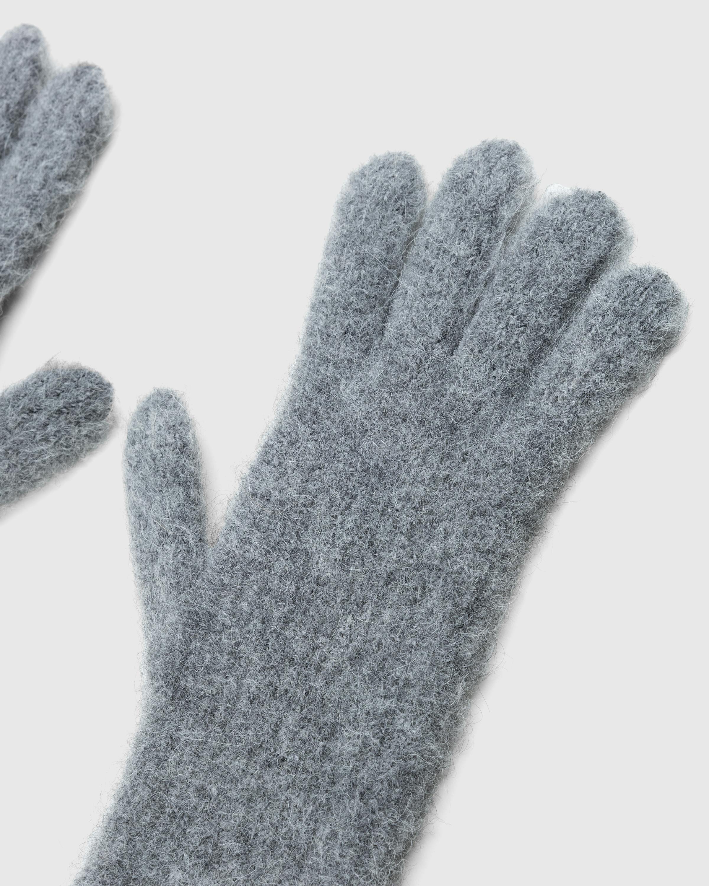 JACQUEMUS – Les Gants Grosgrain Dark Grey - 5-Finger - Grey - Image 4