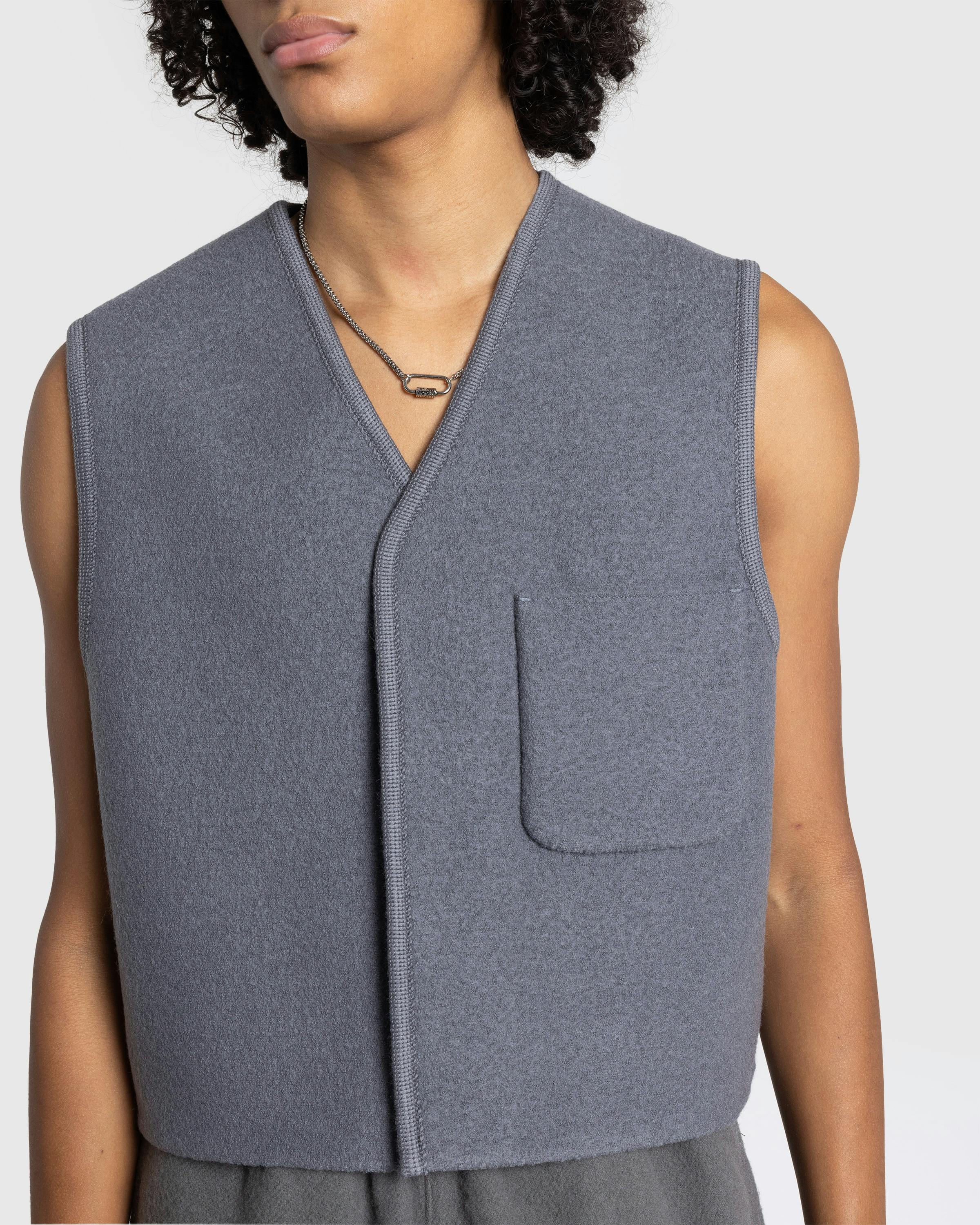 Rier – Walker Compact City Gilet Castlerock Felted Grey - Gilets - Grey - Image 4