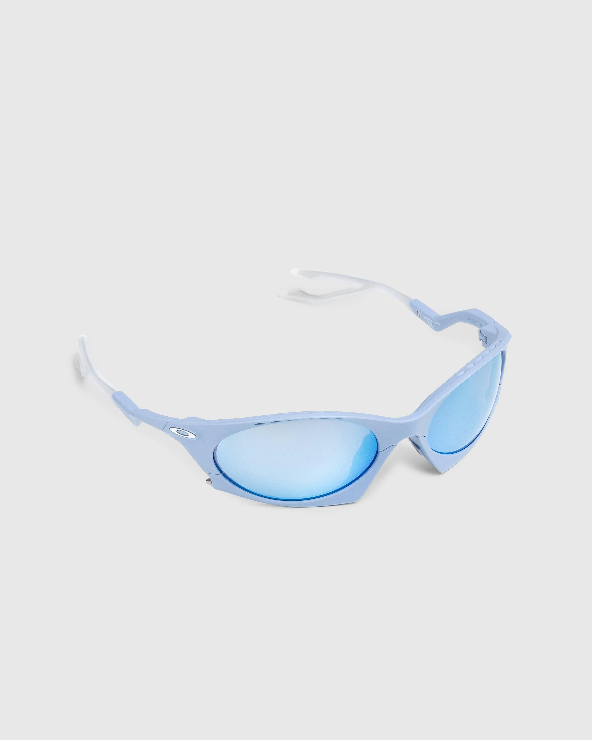 Oakley – Plantaris Matte Stonewash / Prizm Deep Water Polarized - Sunglasses - Blue - Image 3