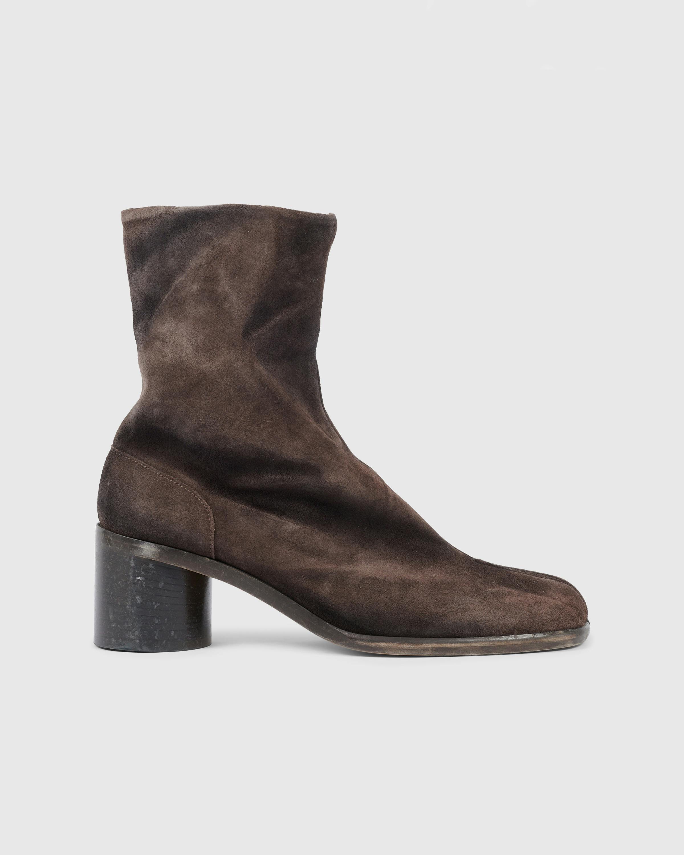 Maison Margiela – Tabi Boot Brown Suede - Heels - Brown - Image 1