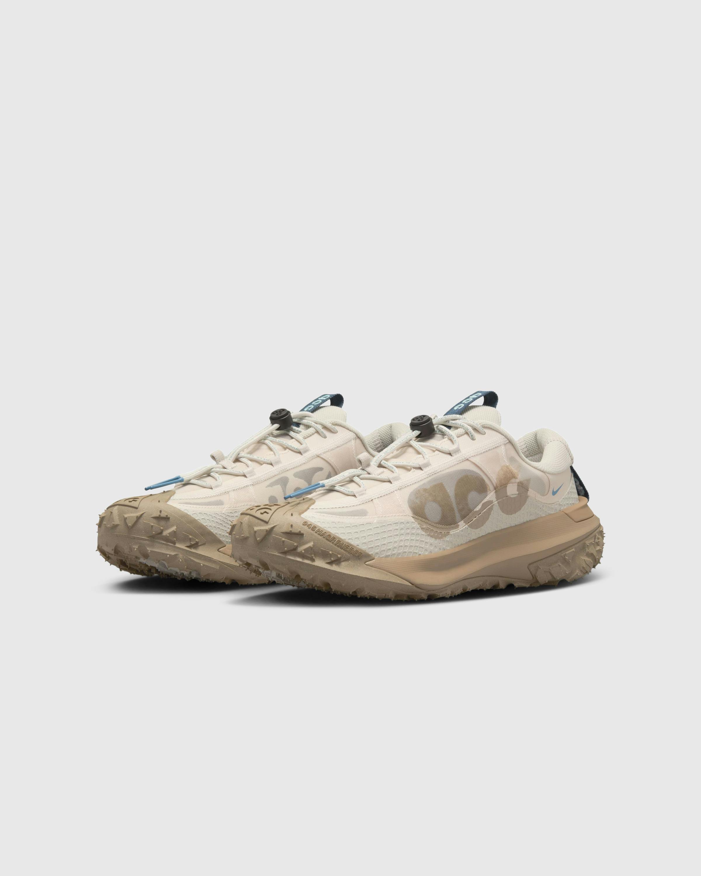 Nike – ACG Mountain Fly 2 Low LT Orewood Brown/Khaki-Light Bone - Low Top Sneakers - Beige - Image 3