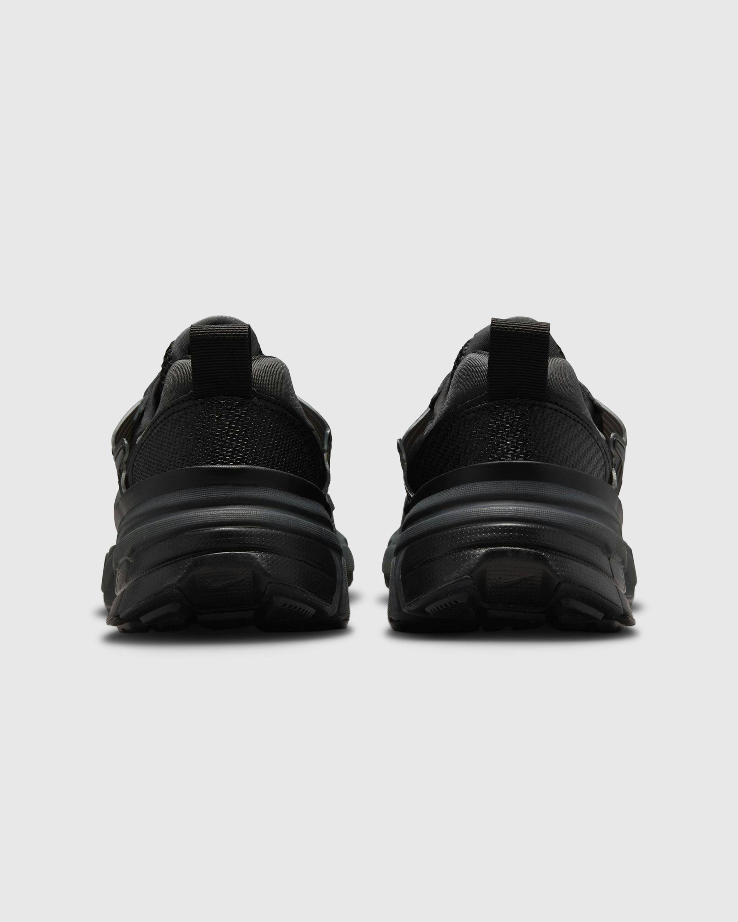 Nike – V2K Run Black/DK Smoke Grey-Anthracite - Low Top Sneakers - Black - Image 5