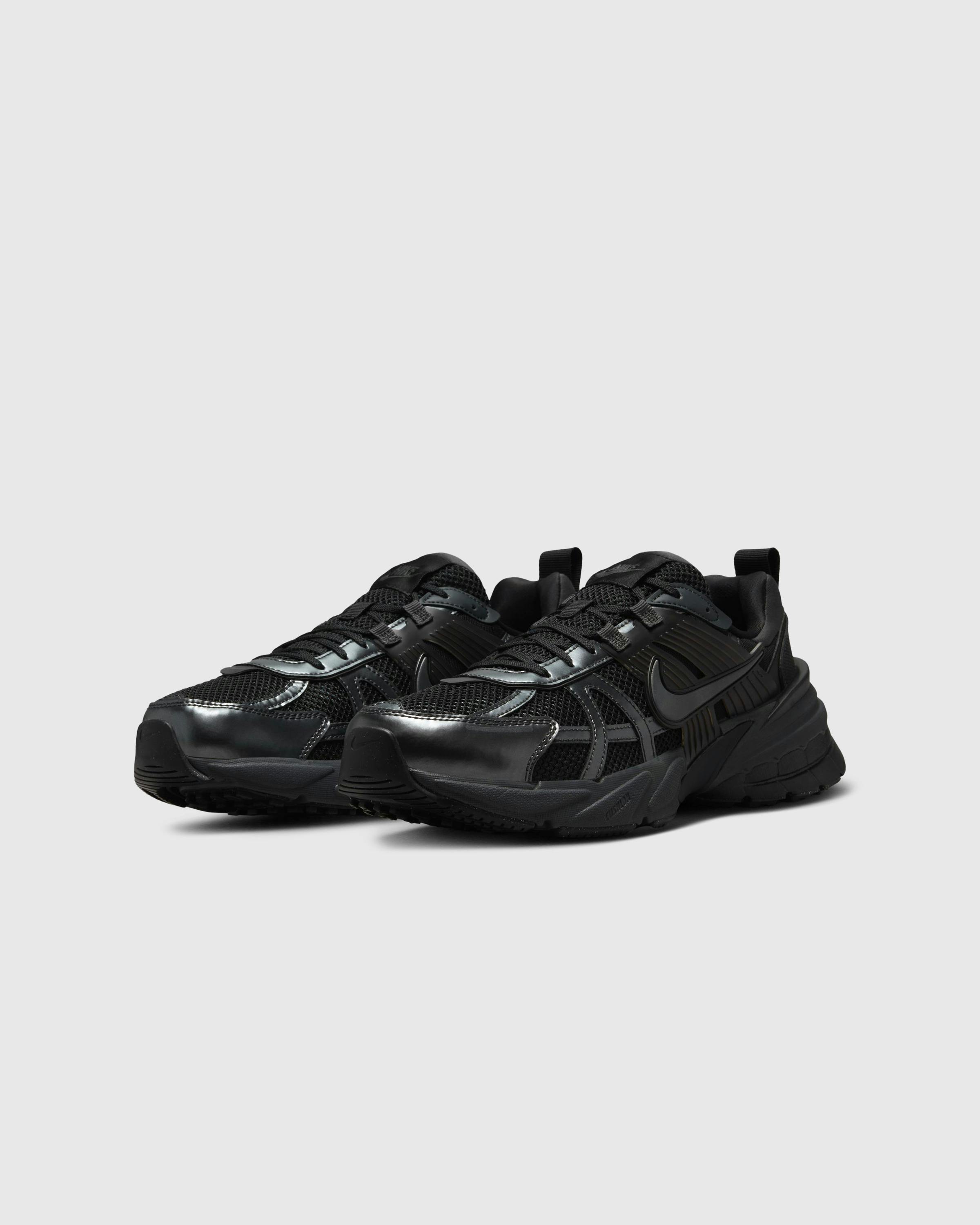 Nike – V2K Run Black/DK Smoke Grey-Anthracite - Low Top Sneakers - Black - Image 3