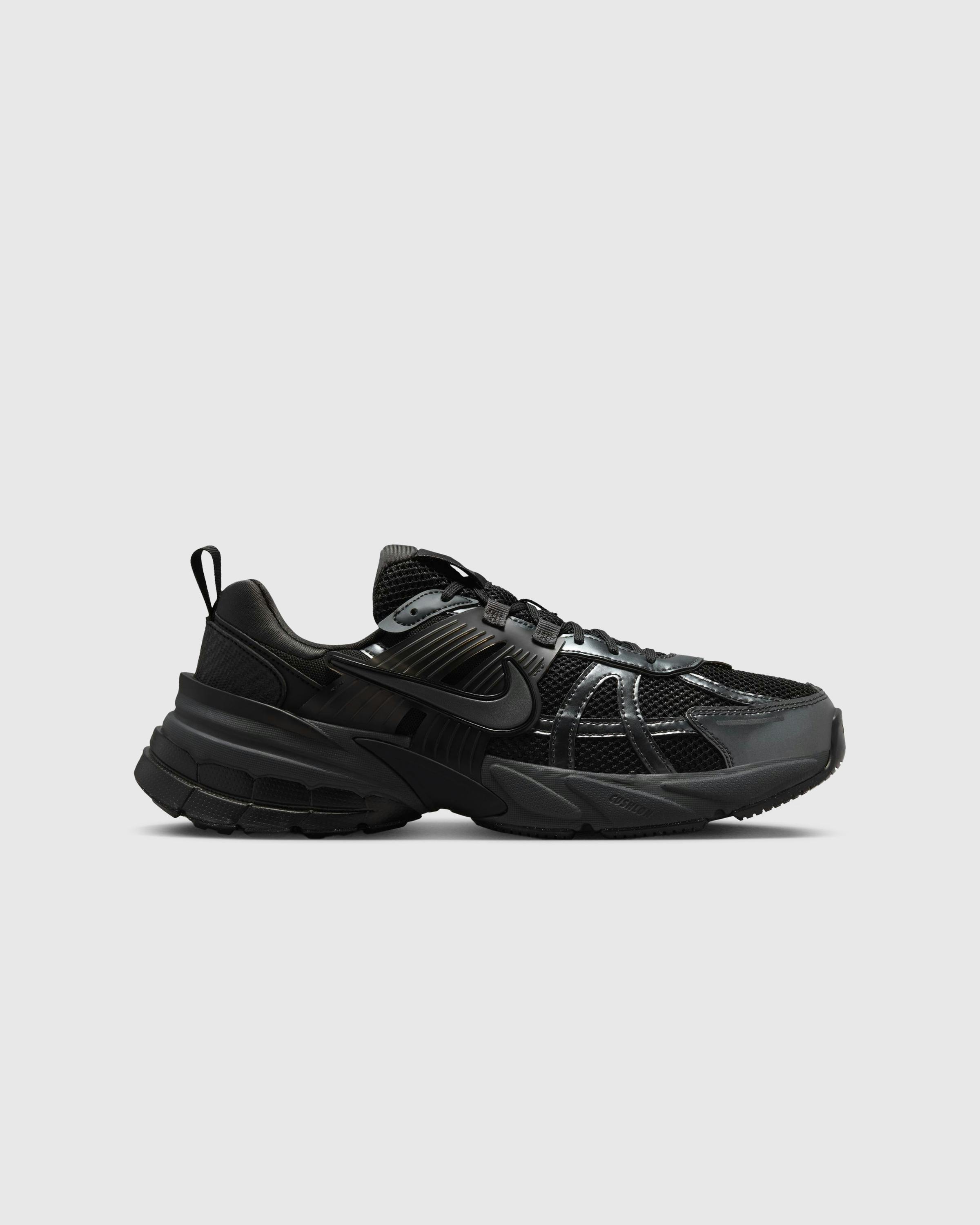 Nike – V2K Run Black/DK Smoke Grey-Anthracite - Low Top Sneakers - Black - Image 1