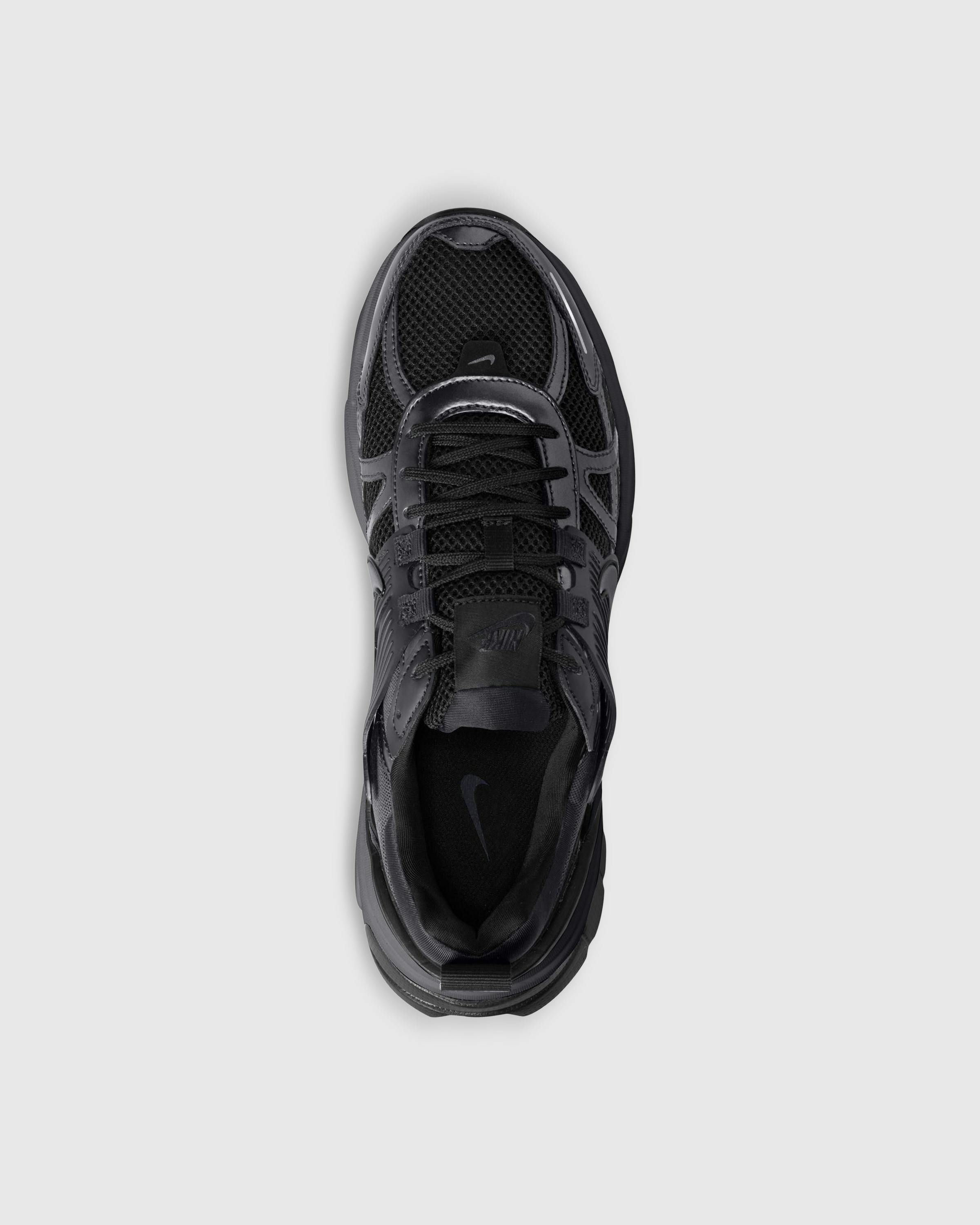 Nike – V2K Run Black/DK Smoke Grey-Anthracite - Low Top Sneakers - Black - Image 4