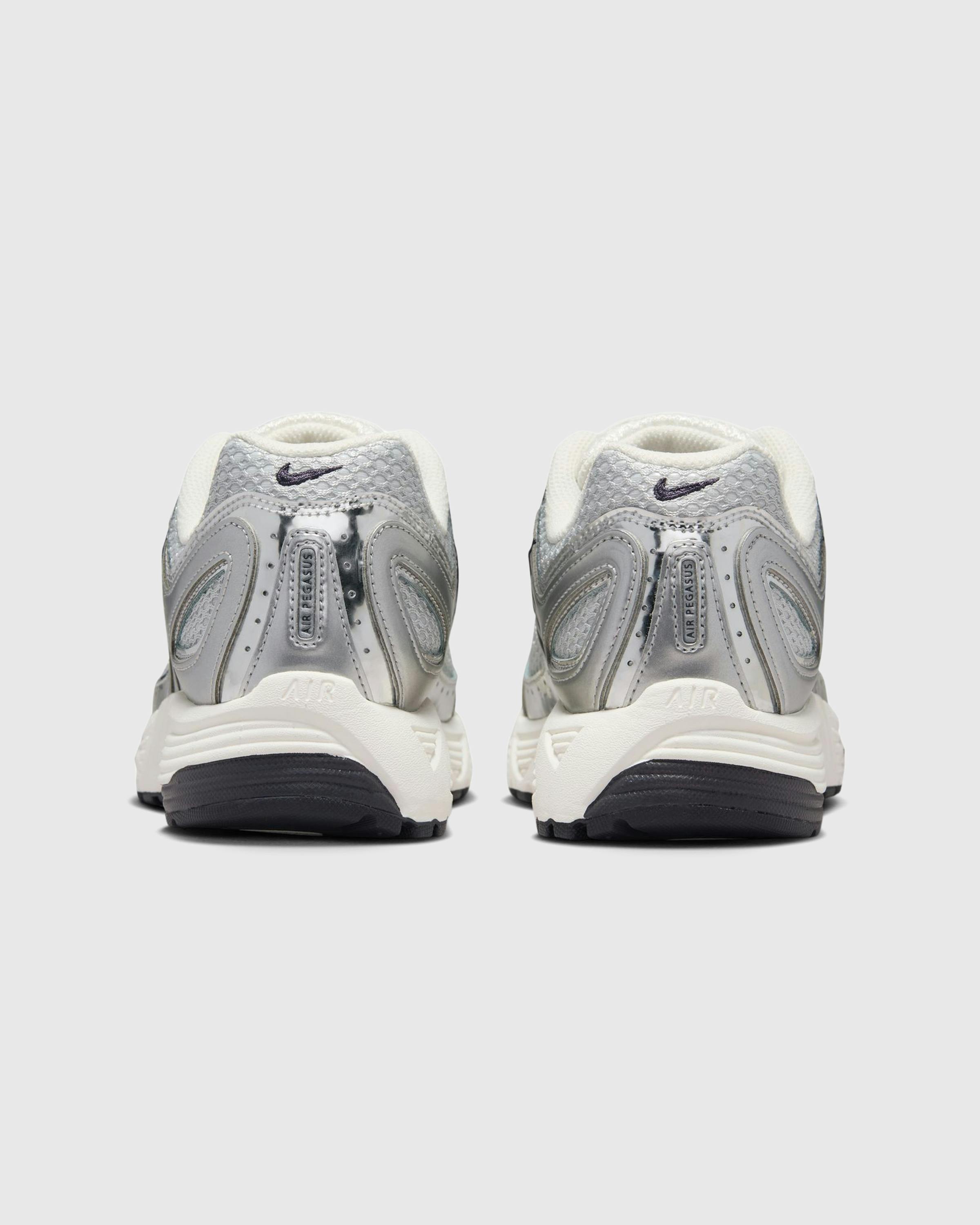 Nike – Air Pegasus 2005 Photon Dust/Chrome-Gridiron-Sail - Low Top Sneakers - Grey - Image 5