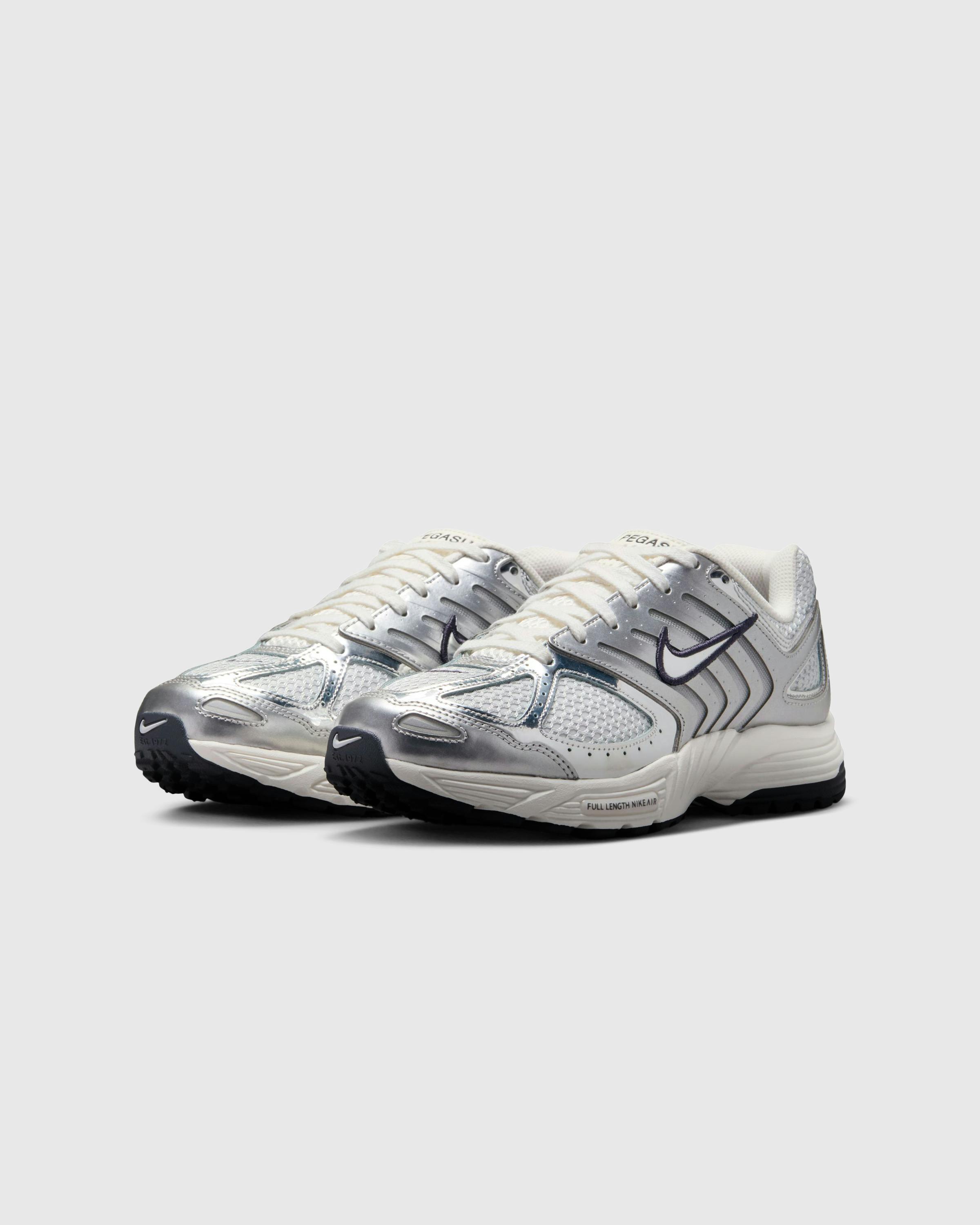 Nike – Air Pegasus 2005 Photon Dust/Chrome-Gridiron-Sail - Low Top Sneakers - Grey - Image 3