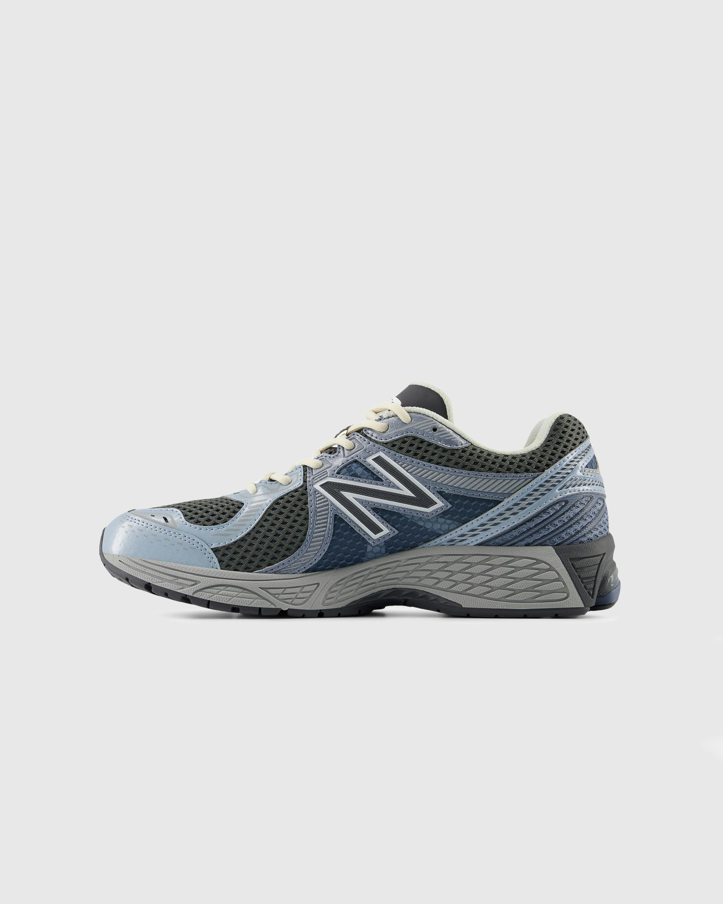 New Balance – 860v2 Arctic Grey - Low Top Sneakers - Grey - Image 2