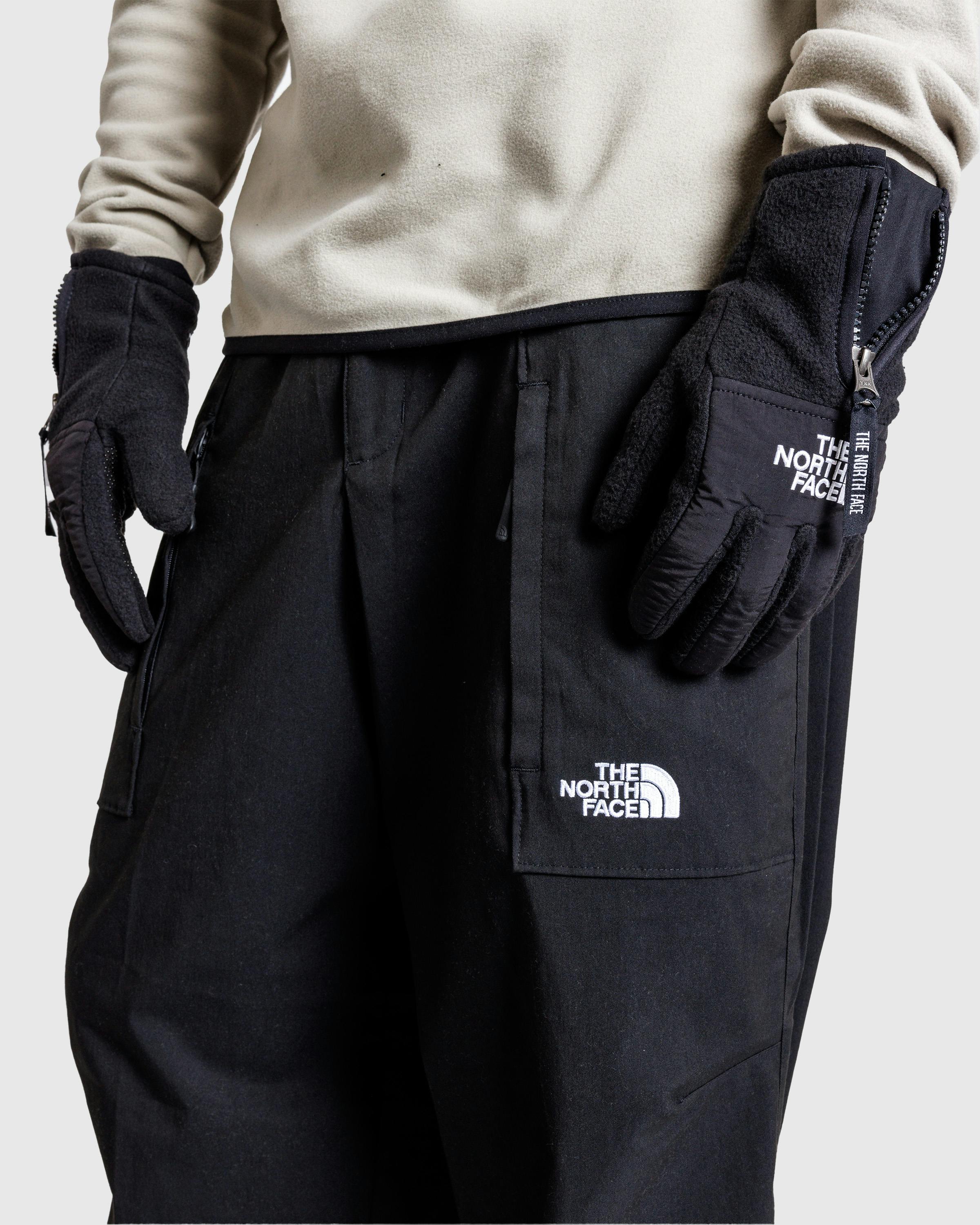 The North Face – M TNF x Yinka Ilori Relaxed Pant TNF Black - Active Pants - Black - Image 4