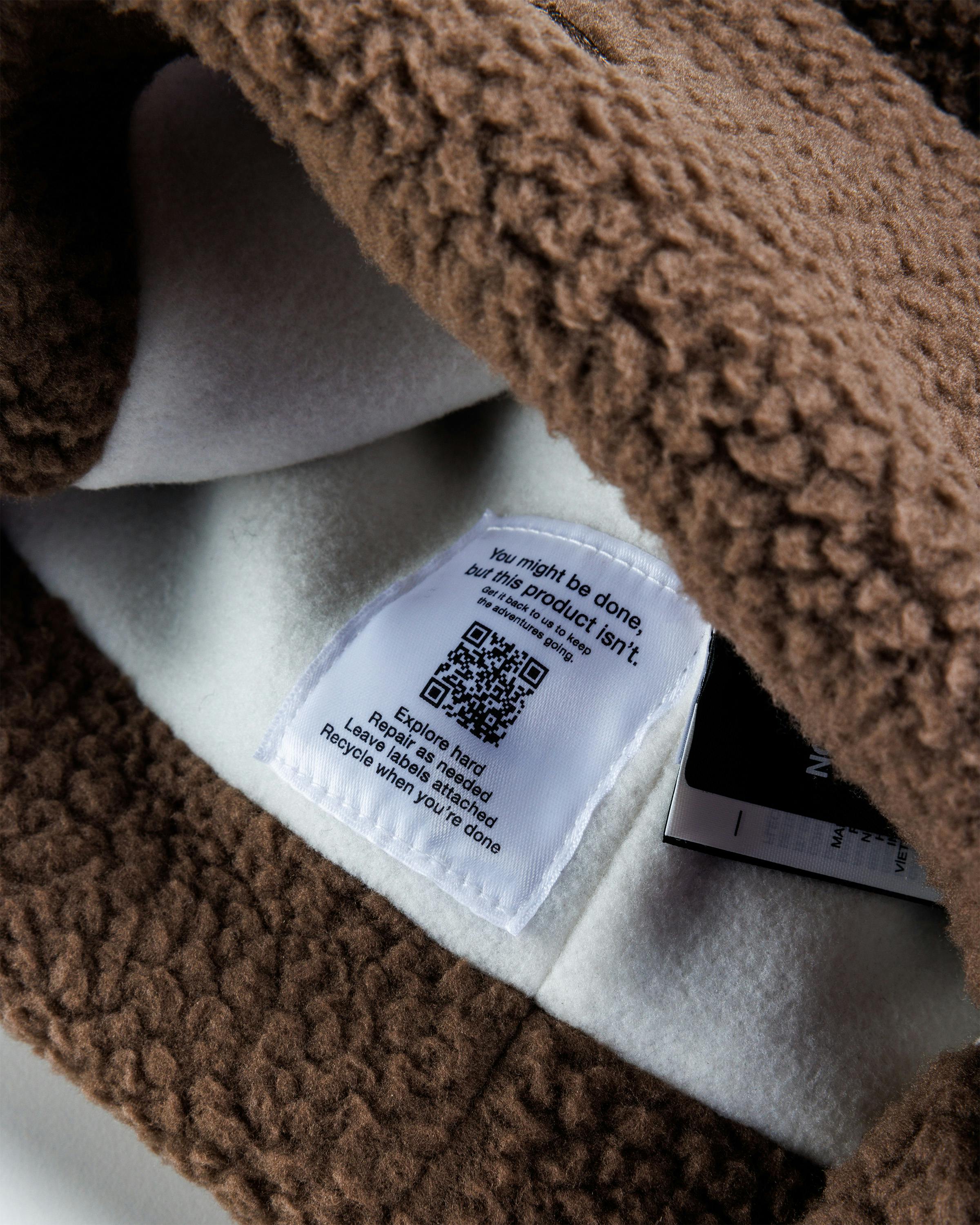 The North Face – Cragmont Reversible Beanie Smokey Brown/White Dune - Beanies - Brown - Image 5