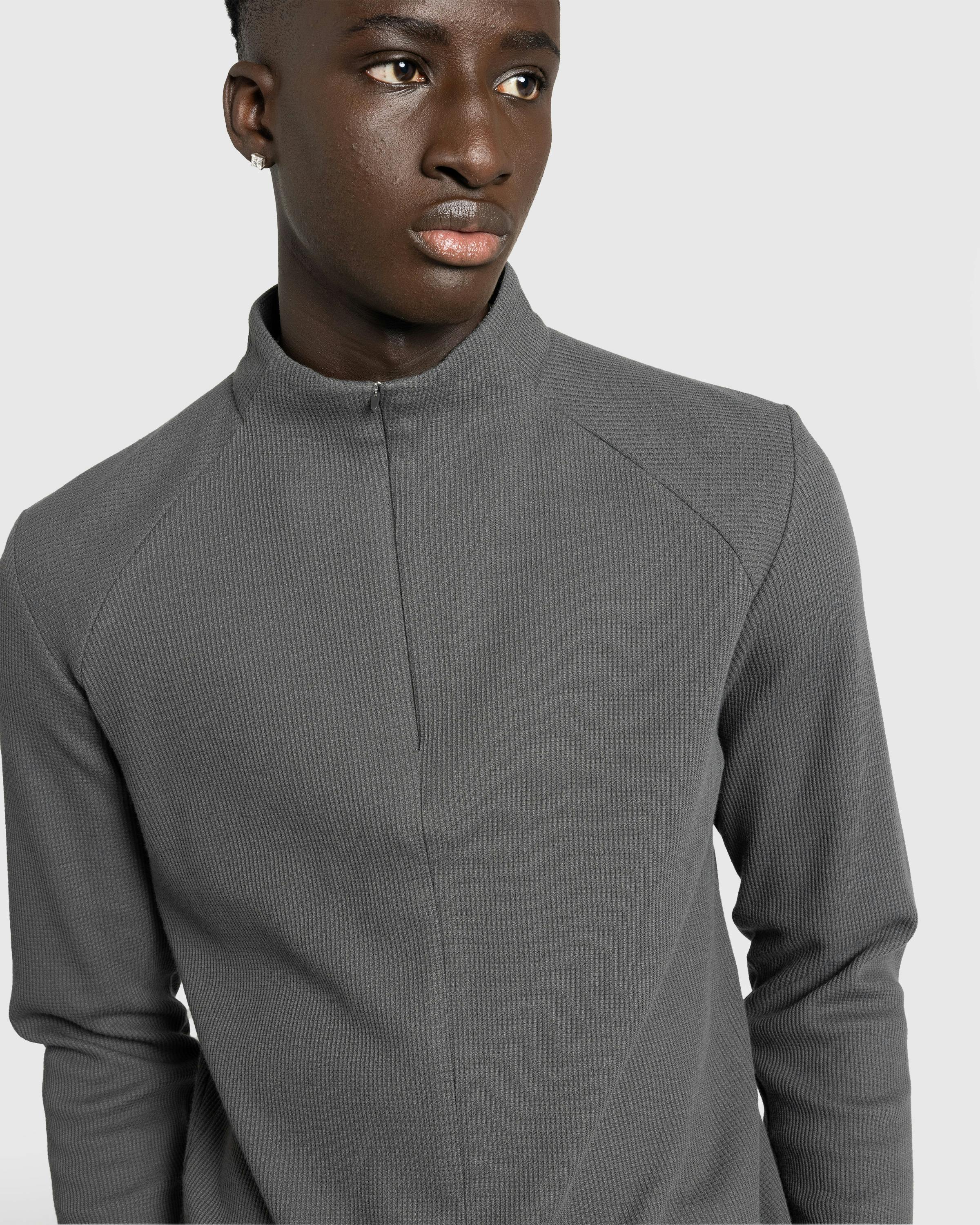 Post Archive Faction (PAF) – 7.0 Long Sleeve Right Charcoal - Fleece Jackets - Grey - Image 4