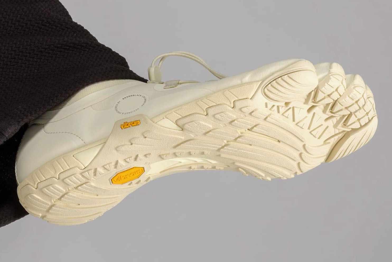 brandblack vibram five fingers toe shoes in beige