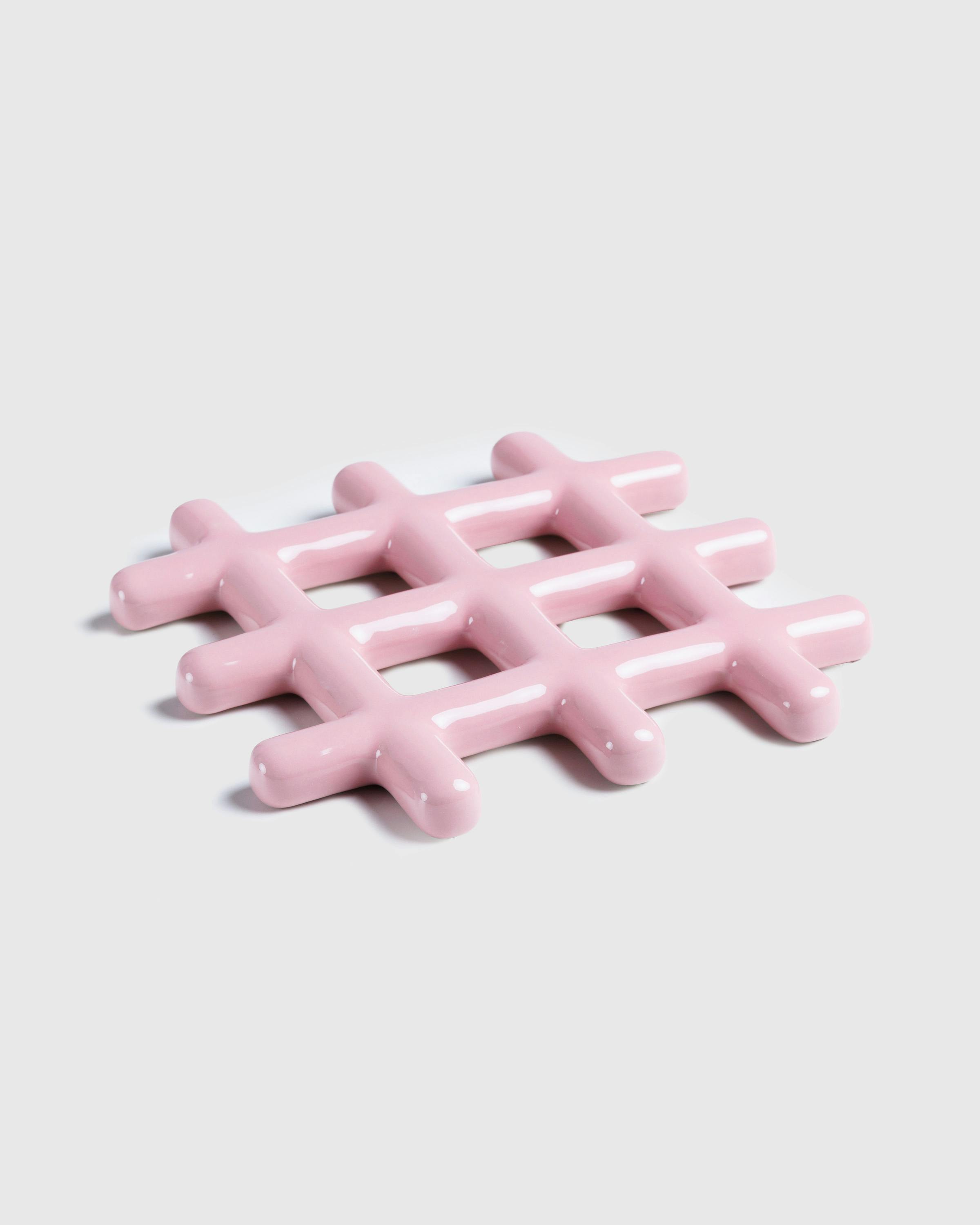 &Klevering – Trivet Grid Pink - Furniture - Pink - Image 2