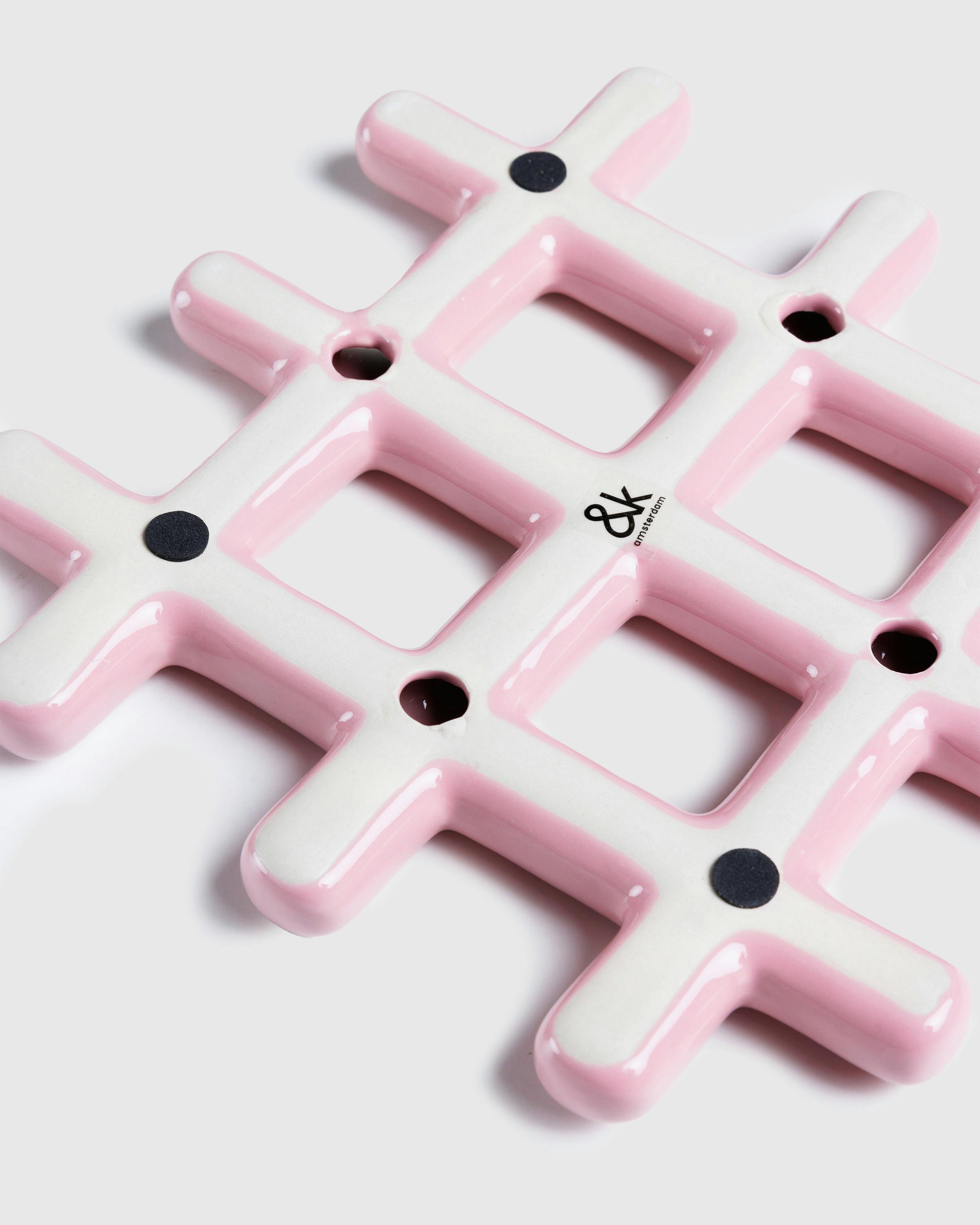 &Klevering – Trivet Grid Pink - Furniture - Pink - Image 3