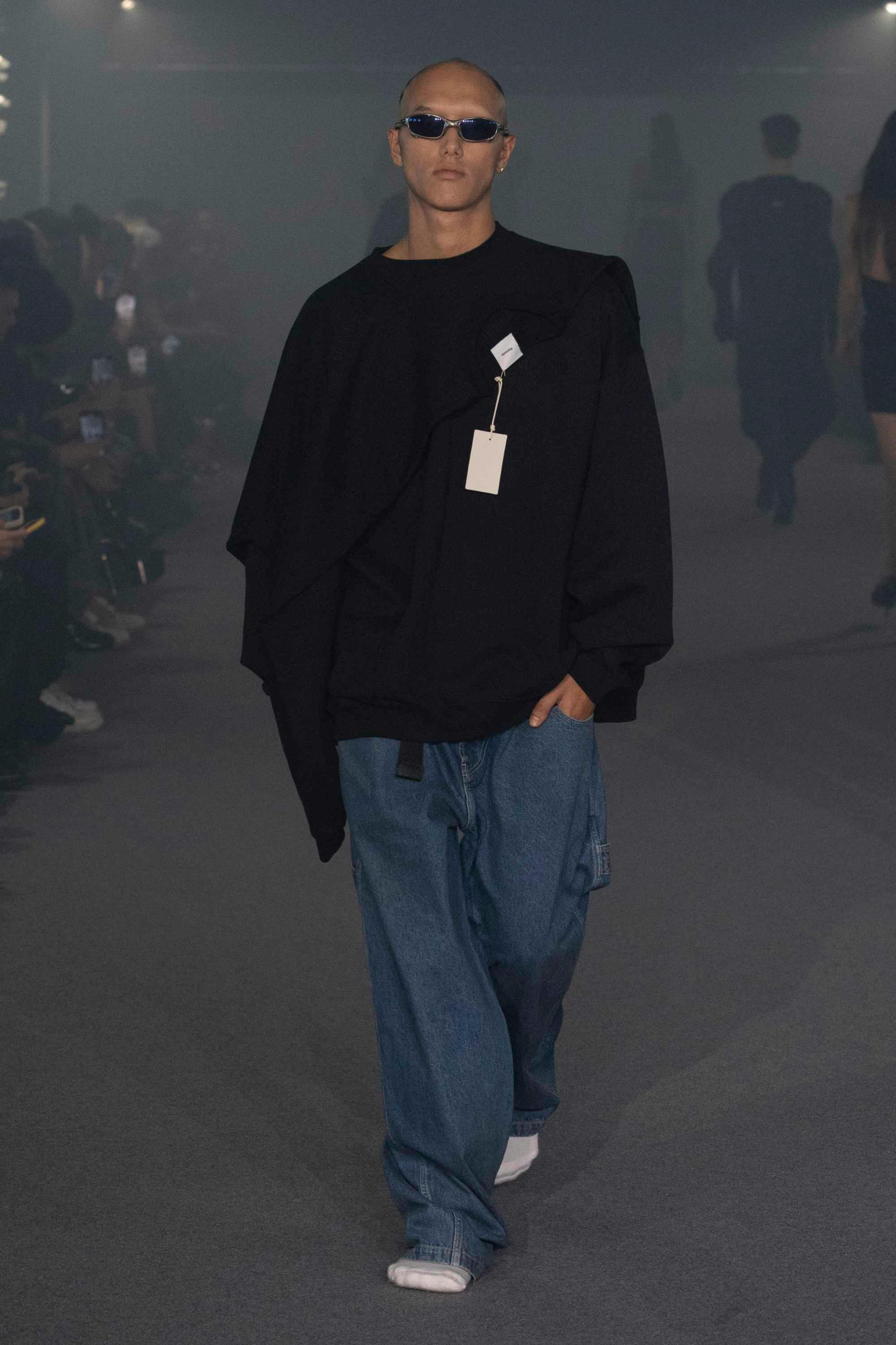 vetements ss25 runway show