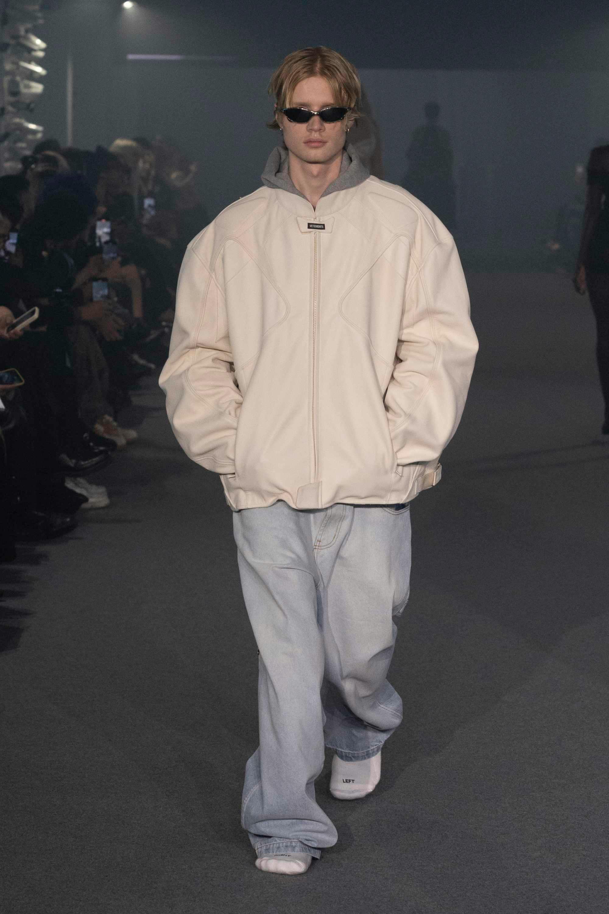 vetements ss25 runway show