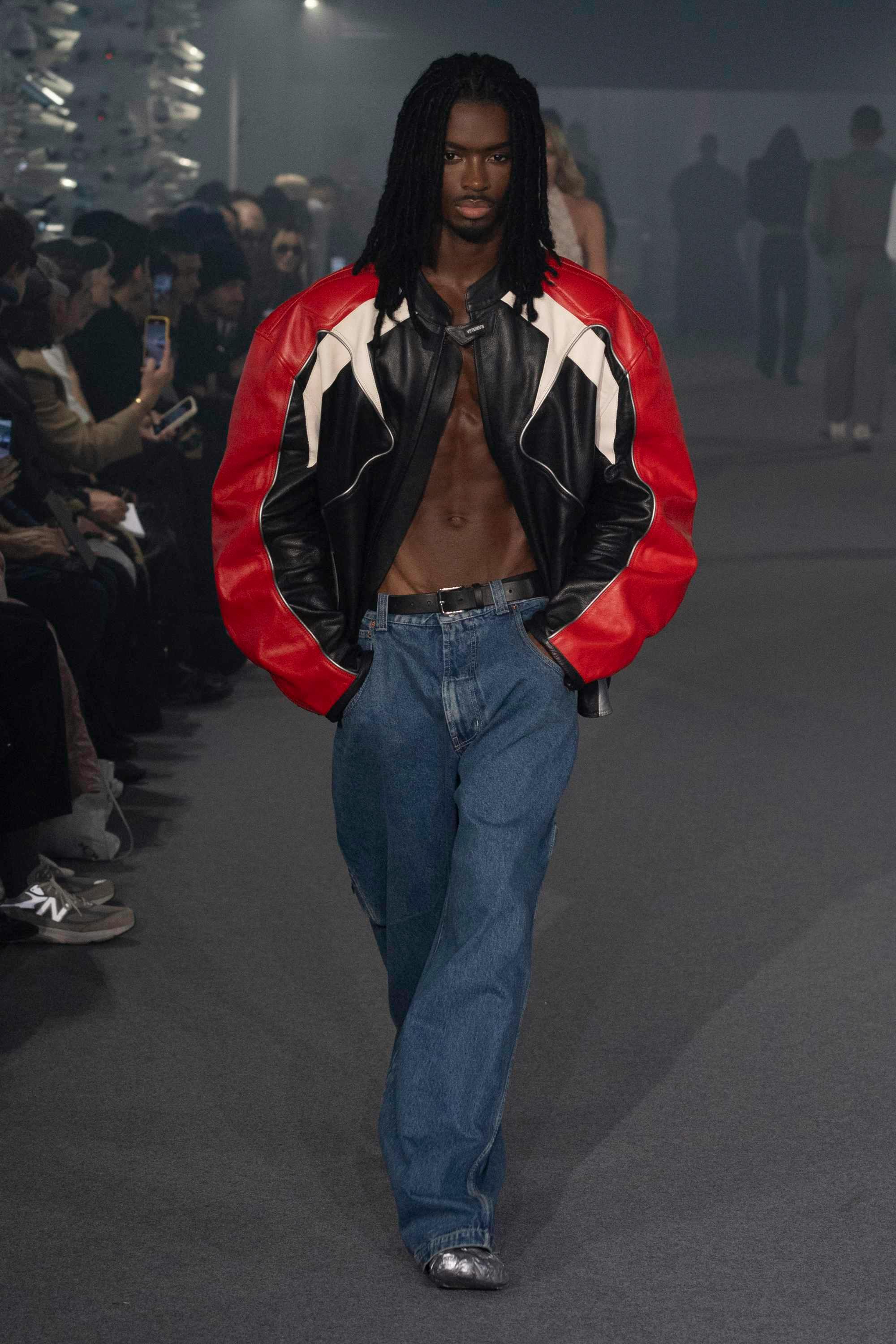 vetements ss25 runway show