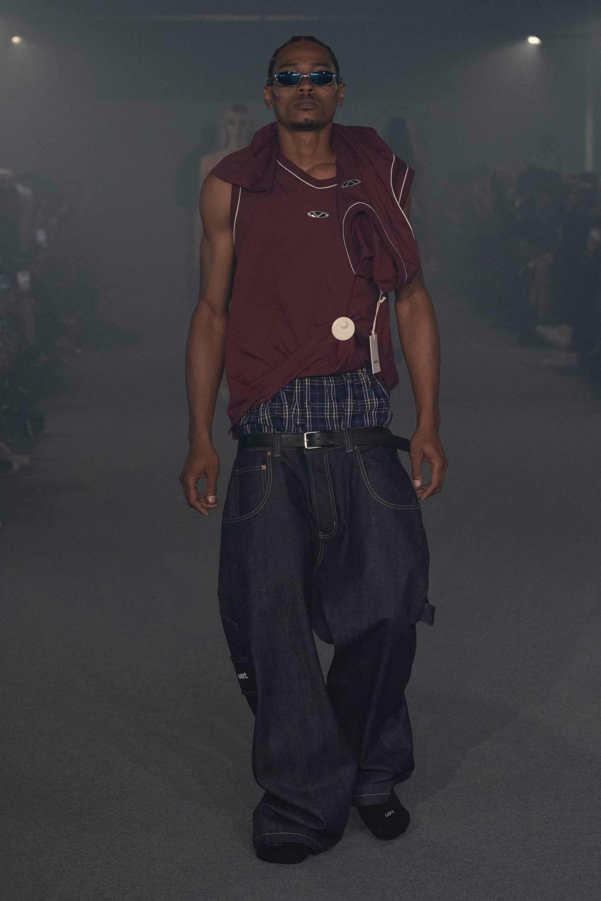 vetements ss25 runway show