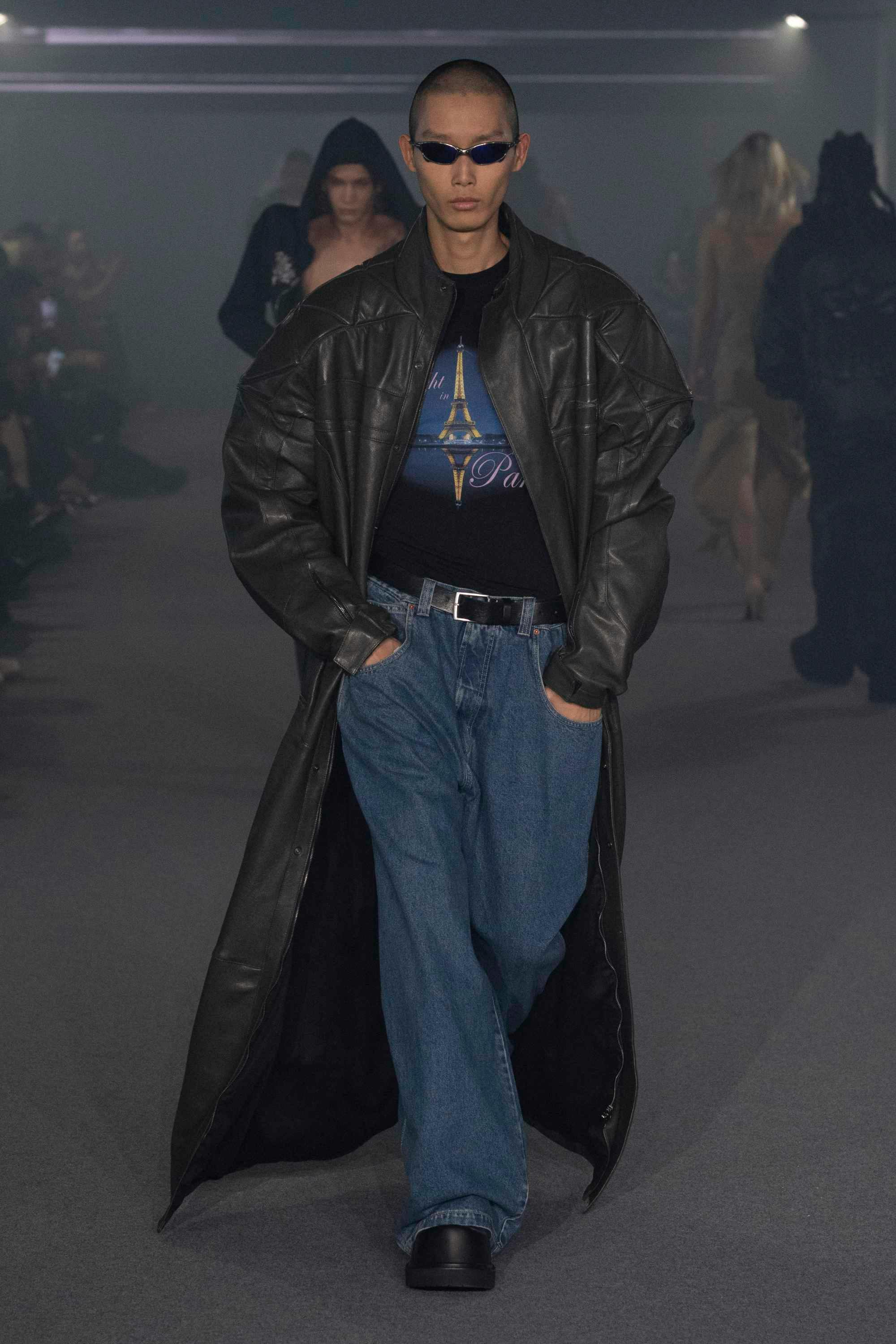 vetements ss25 runway show