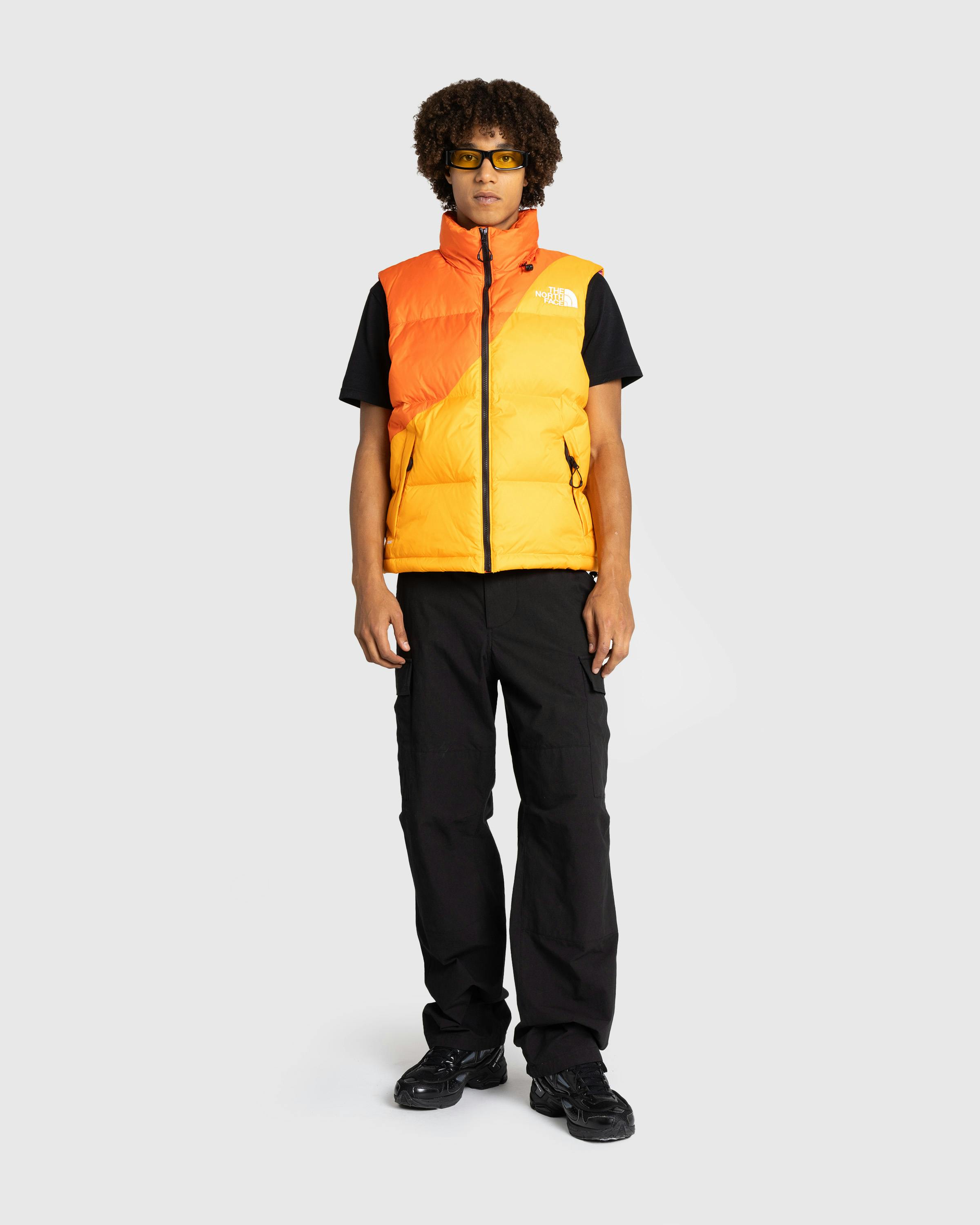 The North Face – M TNF x Yinka Ilori Down Vest Red Orange/Apricot Glaze - Vests - Orange - Image 3