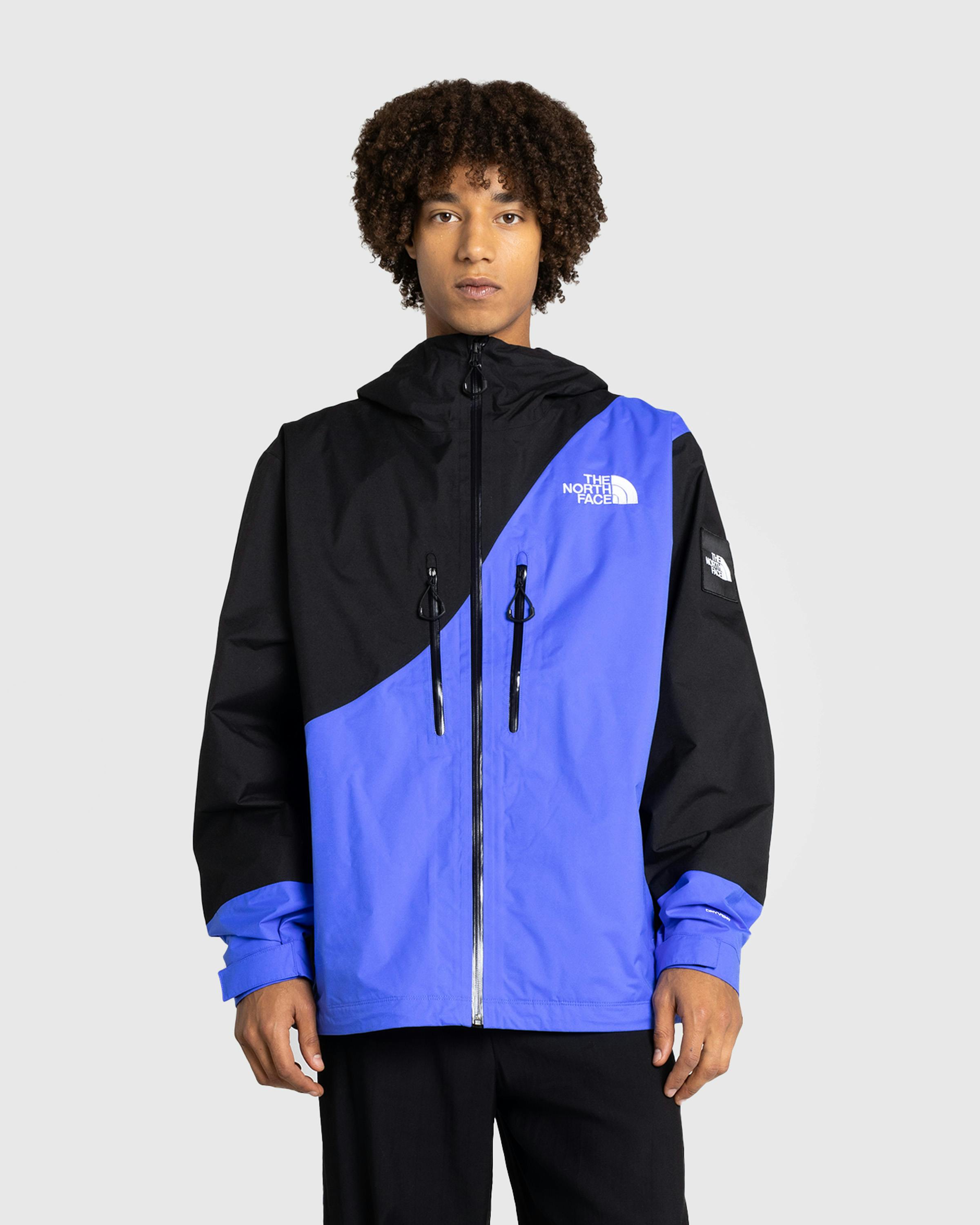 The North Face – M TNF x Yinka Ilori 2L Rain Shell Jacket TNF Black/Solar Blue - Windbreakers - Blue - Image 2