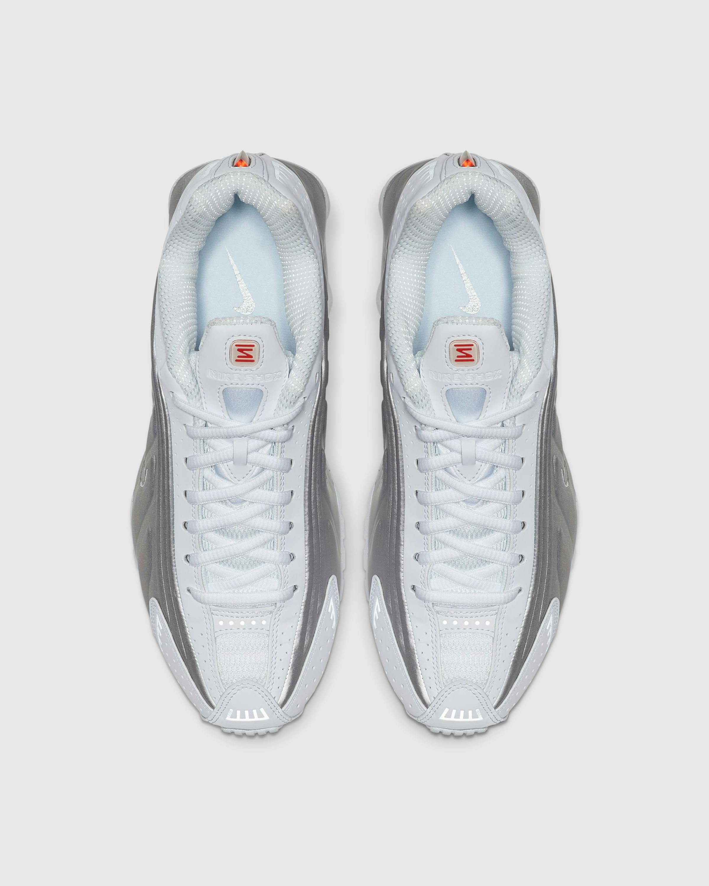 Nike – Shox R4 White/White-Metallic Silver-Max Orange - Low Top Sneakers - White - Image 5