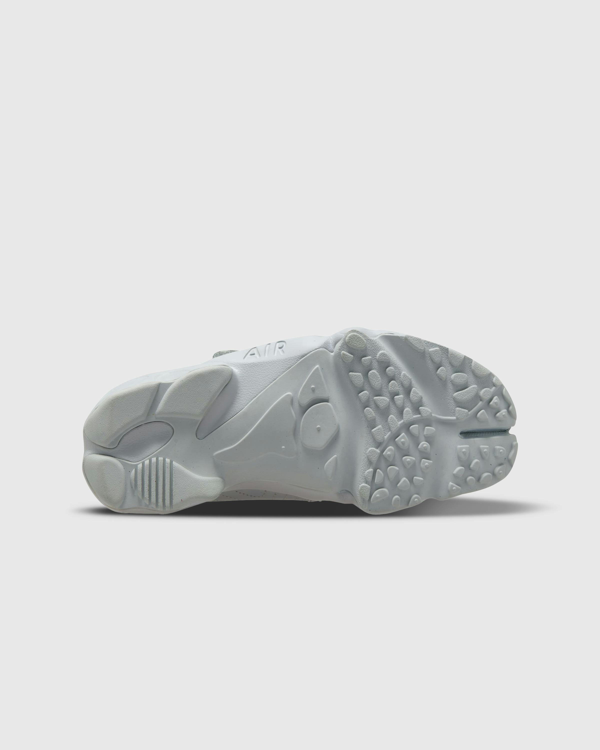 Nike – Air Rift Pure Platinum/Pure Platinum - Low Top Sneakers - Grey - Image 4