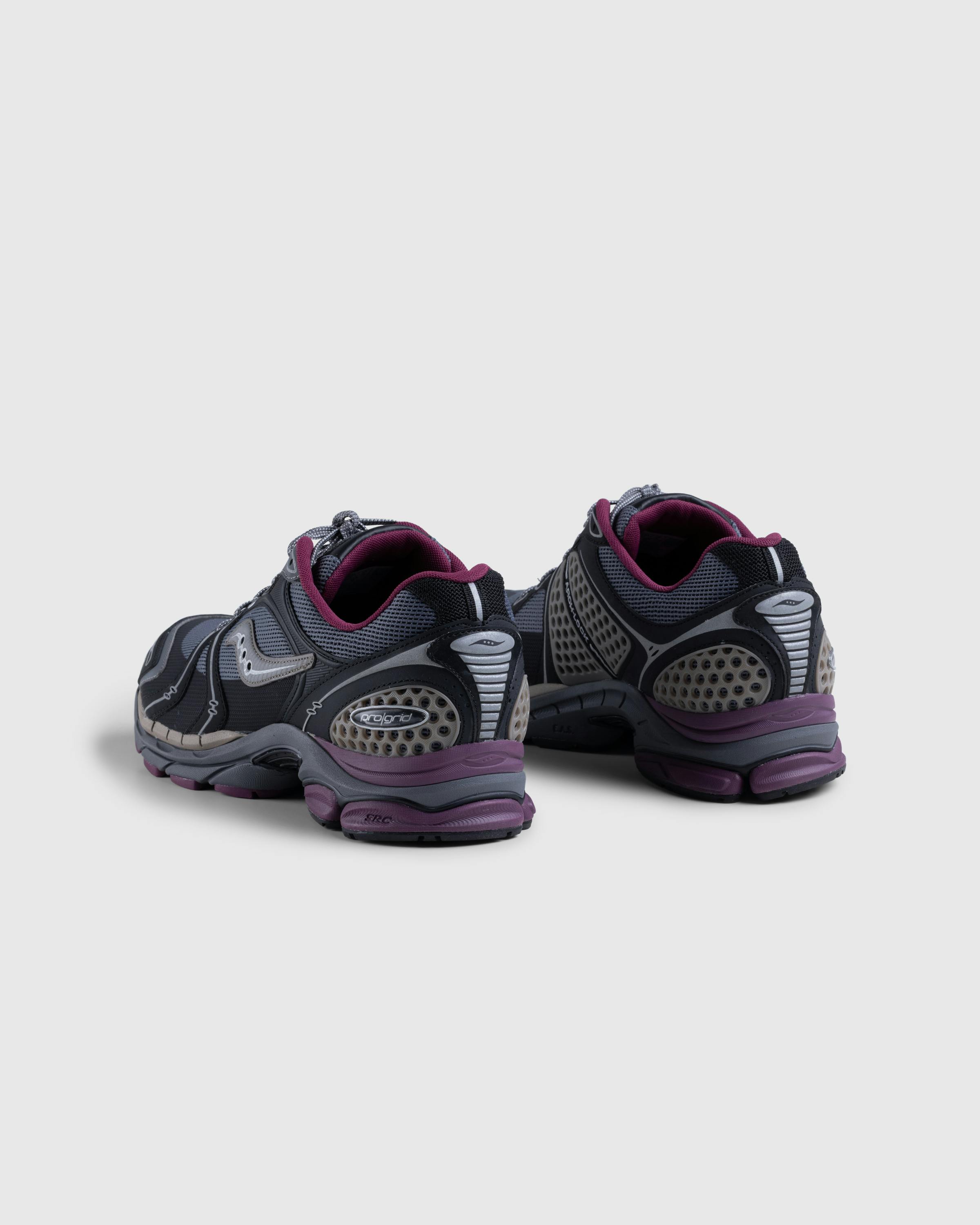 Saucony – ProGrid Triumph 4 Dark Grey/Plum - Low Top Sneakers - Grey - Image 4