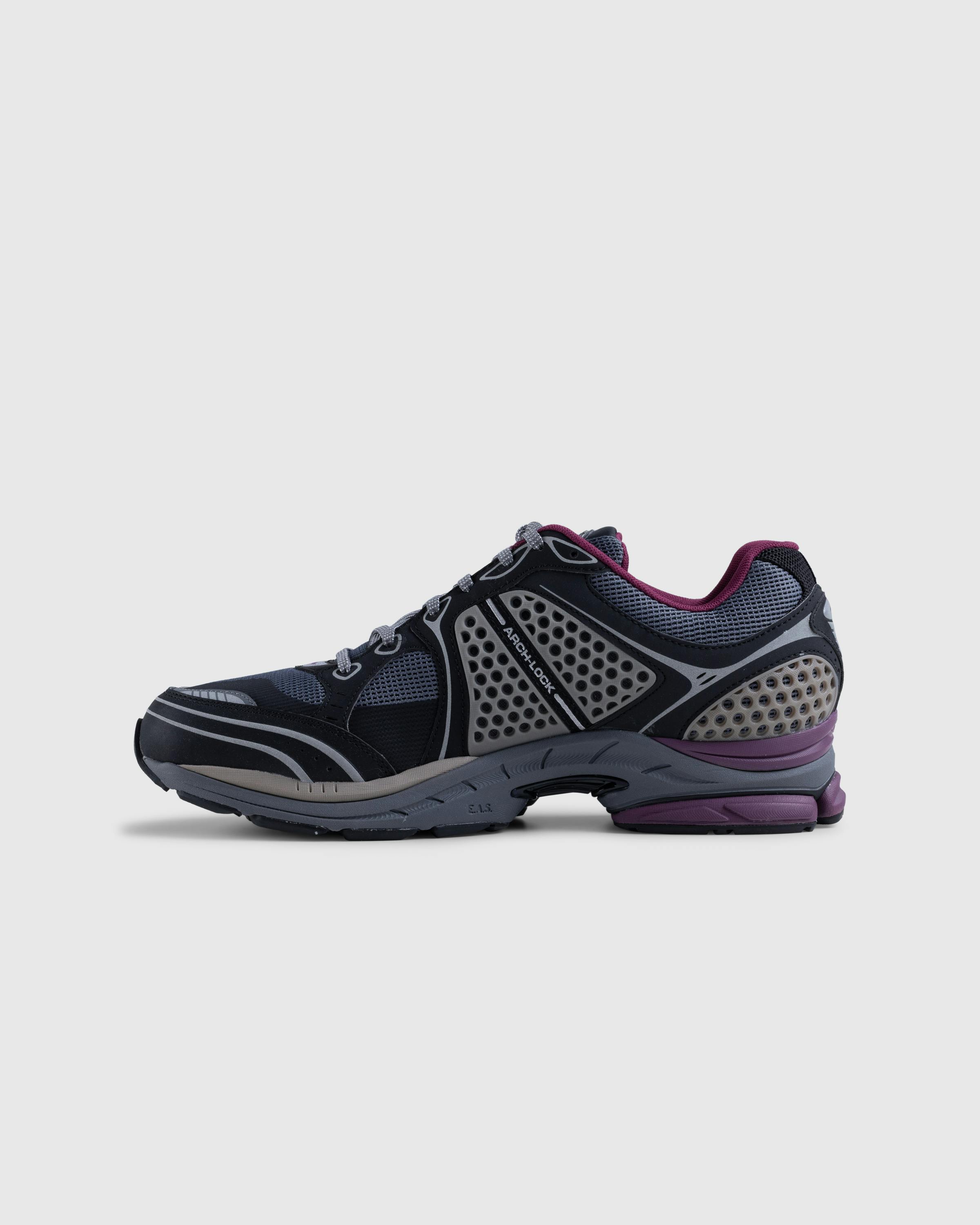 Saucony – ProGrid Triumph 4 Dark Grey/Plum - Low Top Sneakers - Grey - Image 2