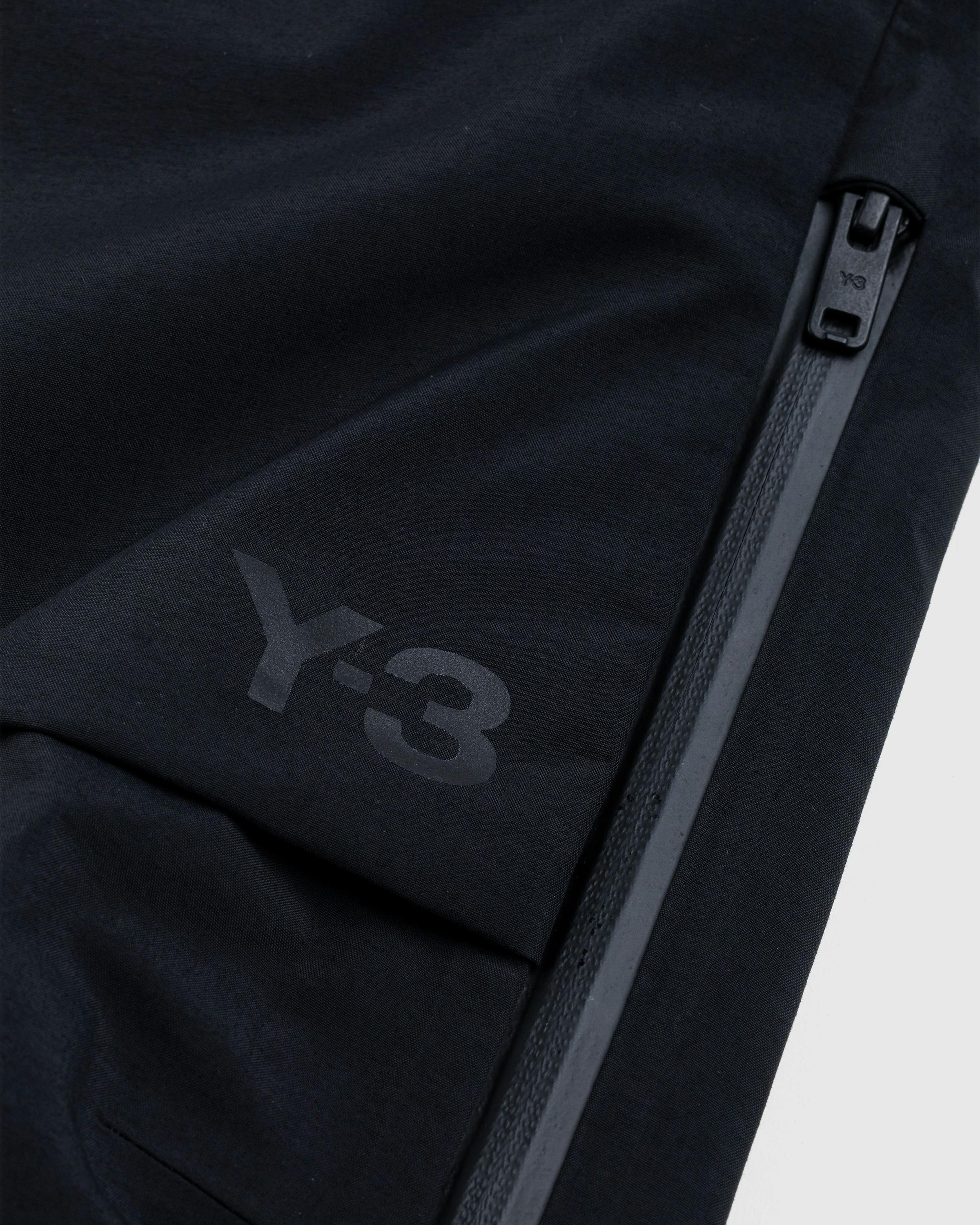 Y-3 – GORE-TEX Hardshell Cargo Pants Black - Active Pants - Image 4