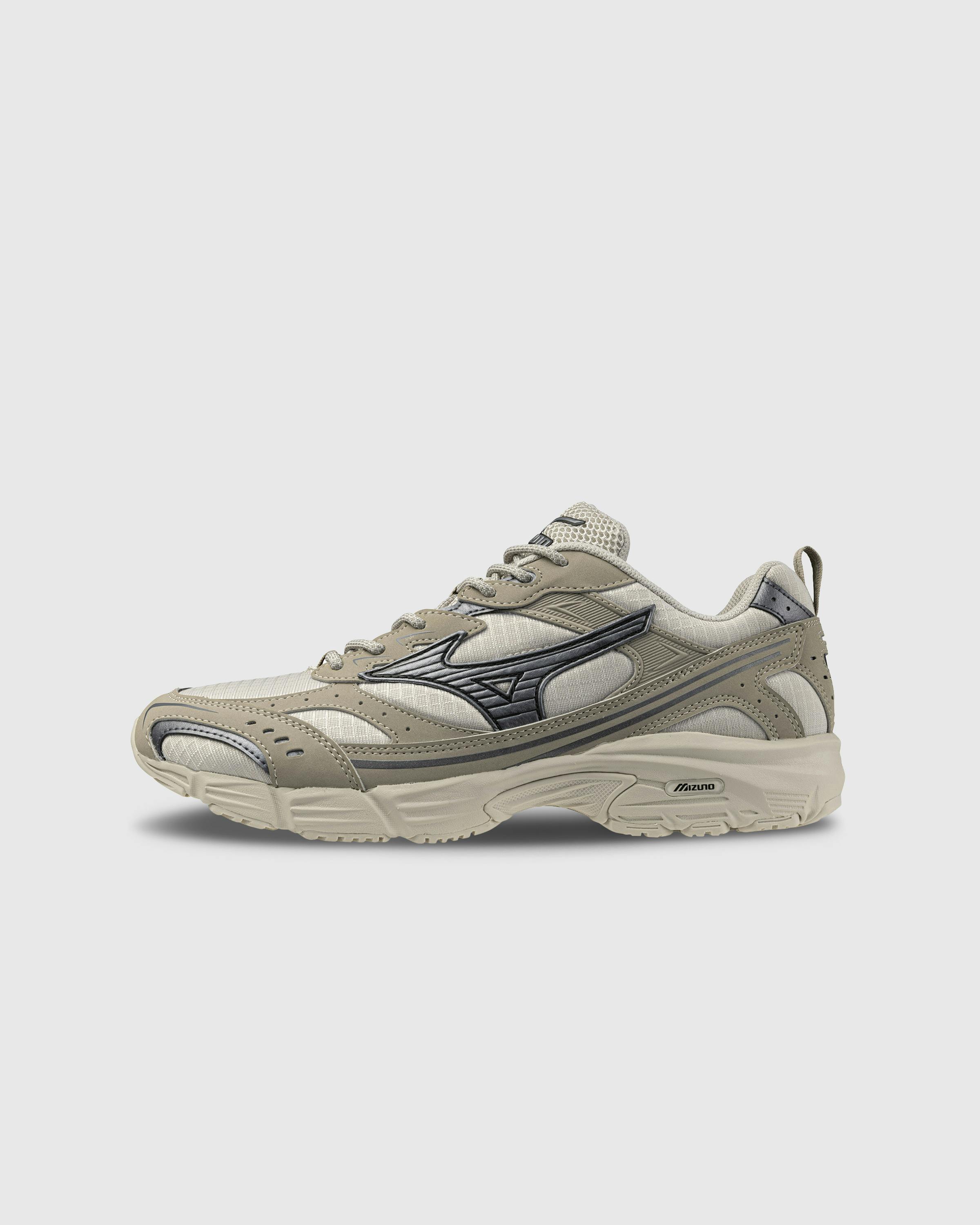 Mizuno wave runcourt hotsell