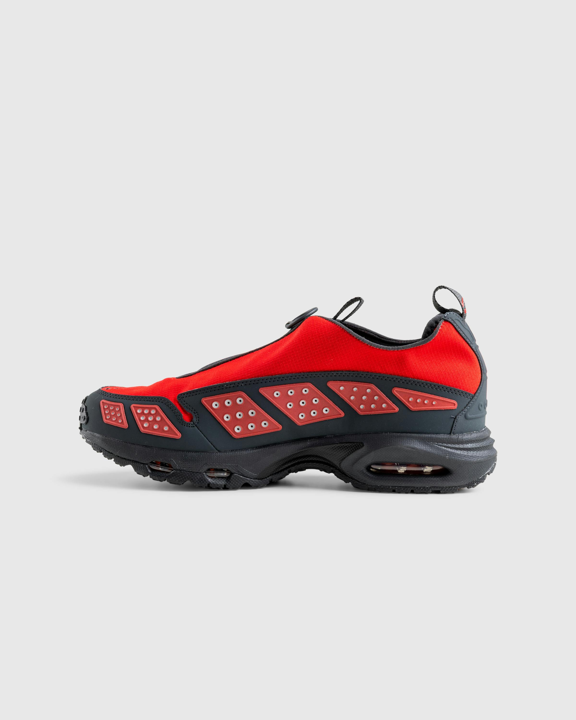 Nike – Air Max SNDR GTX Hyper Crimson/DK Smoke Grey-Fire Red - Low Top Sneakers - Red - Image 2