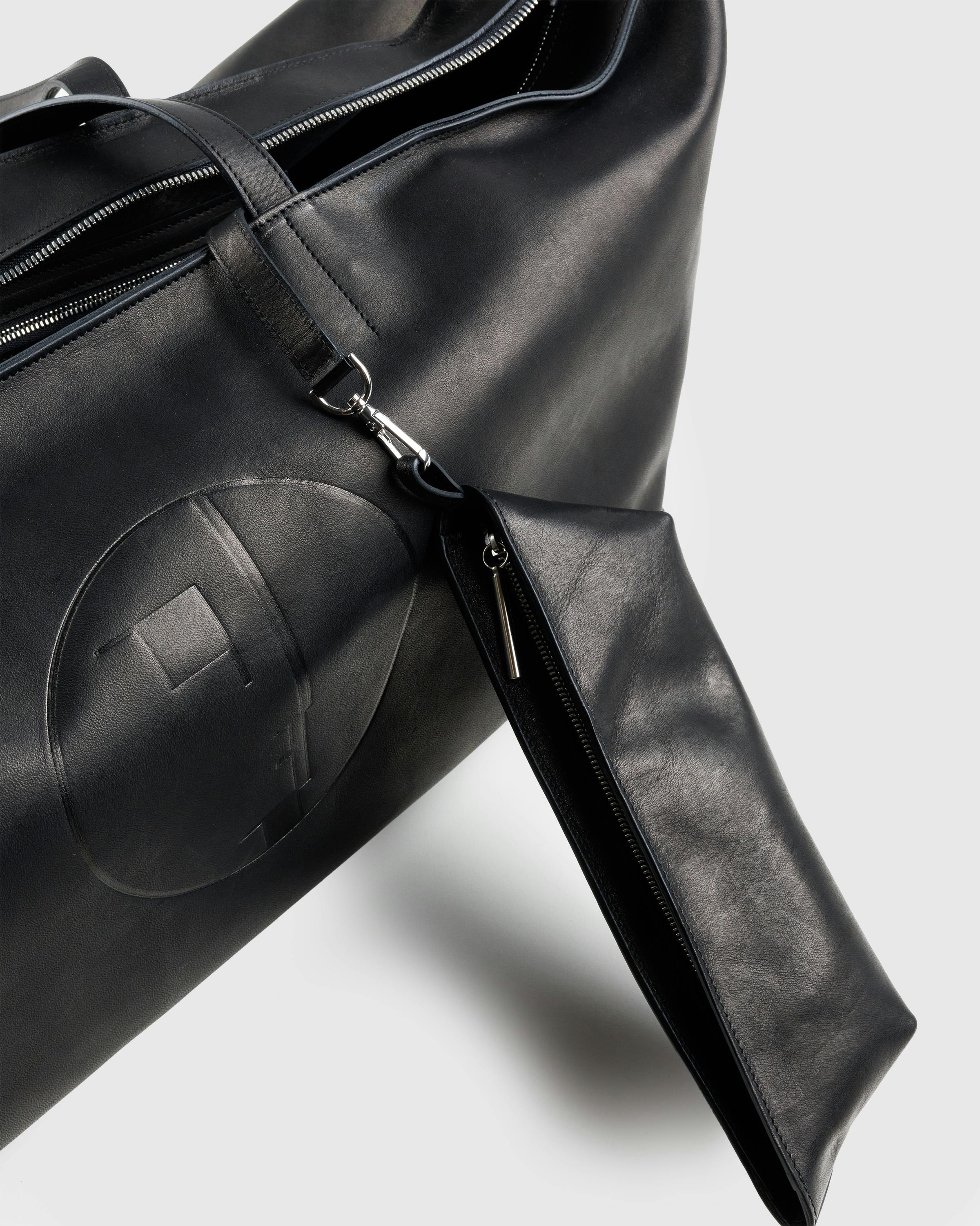 Highsnobiety x PB0110 x Tecta x Bauhaus Archiv – Bag Edition Tecta X PB 0110 - Duffle & Top Handle Bags - Black - Image 9